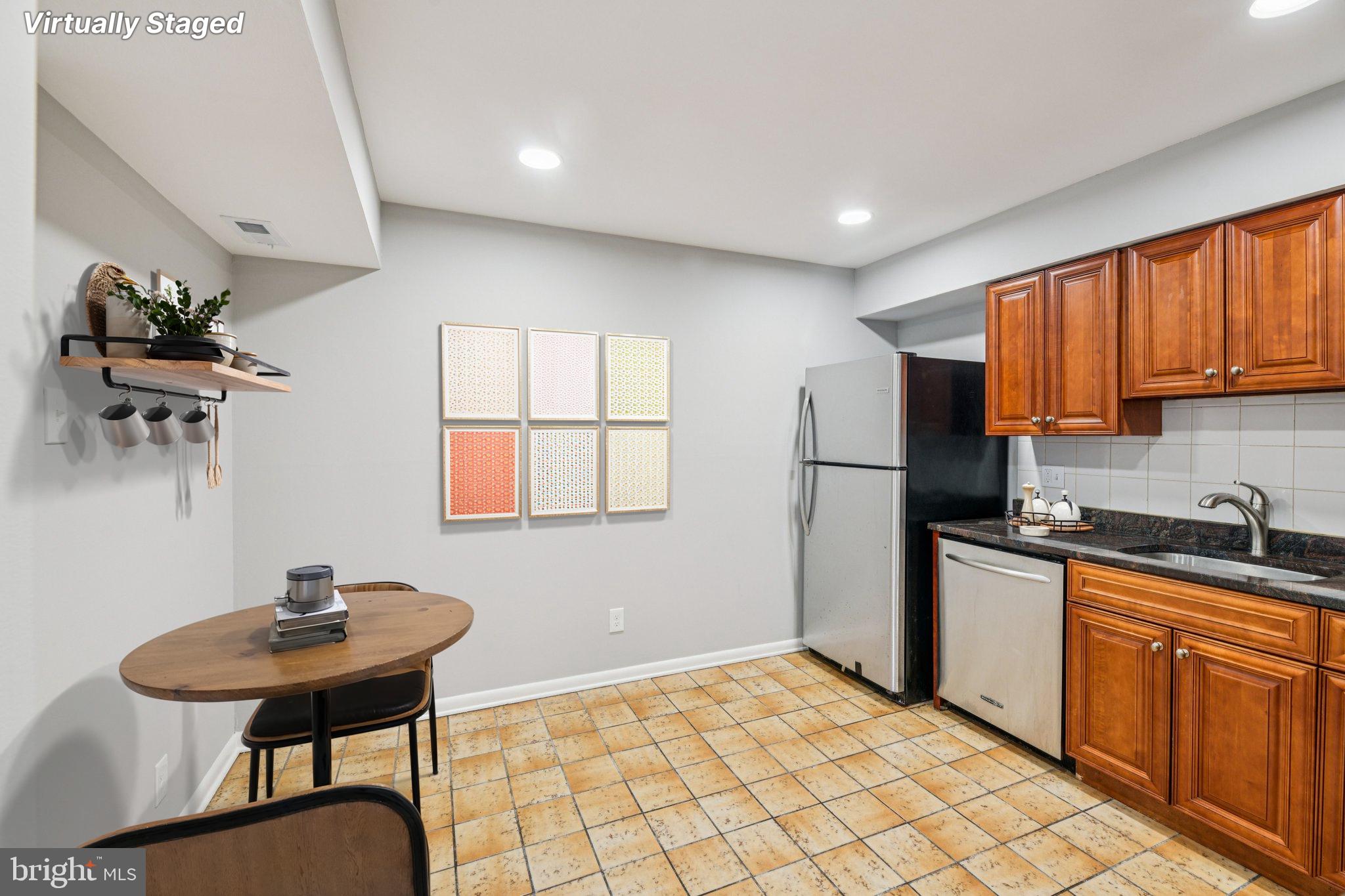 GLEN ORA-PLAT TWO> - Residential