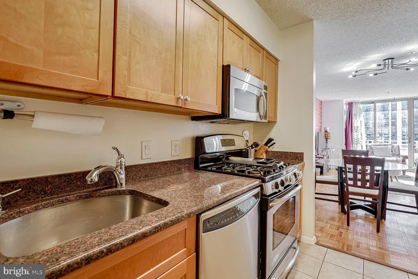 WOODMONT TRIANGLE - Residential Lease