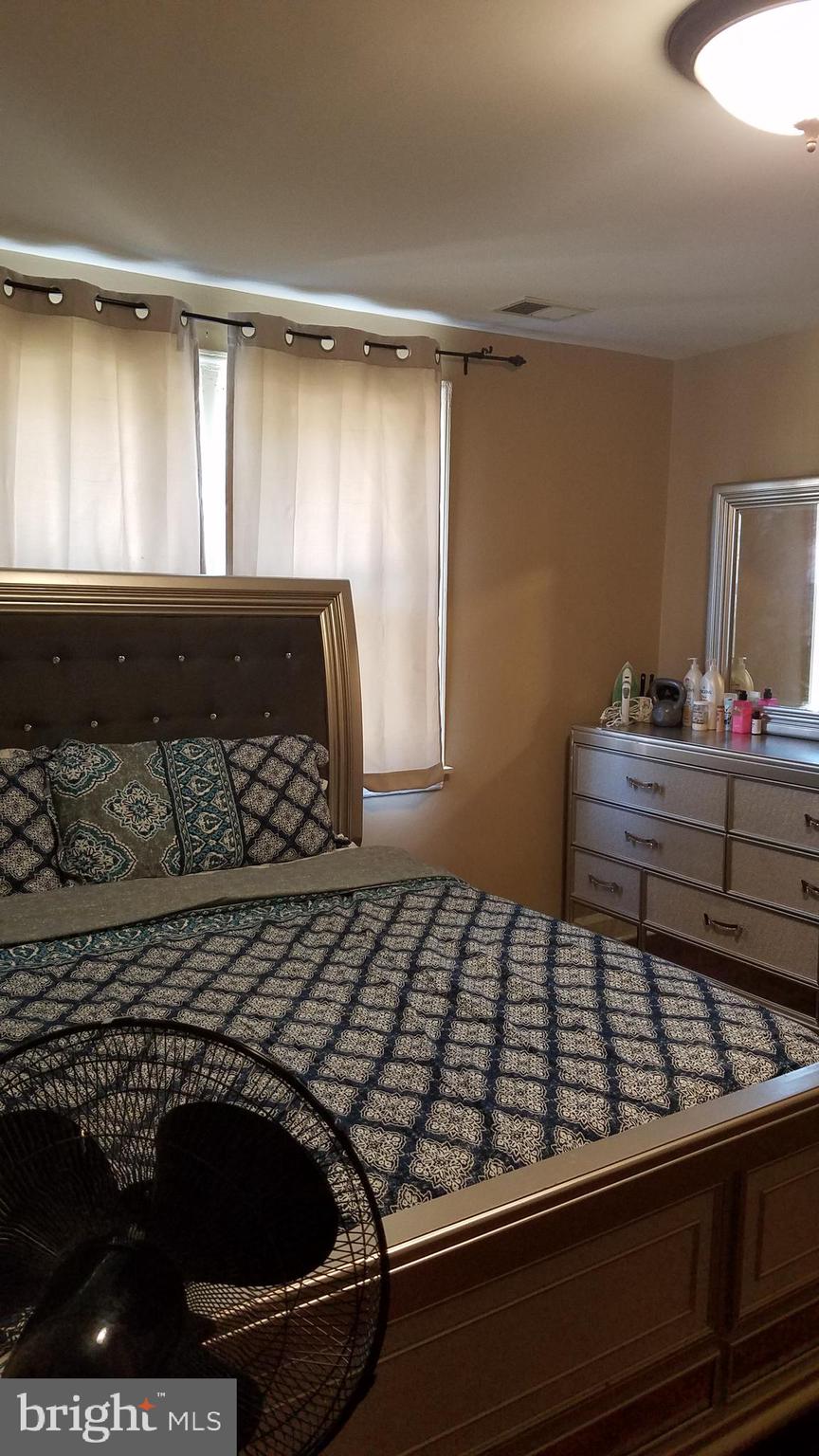 LAKE WALKER - Residential Lease