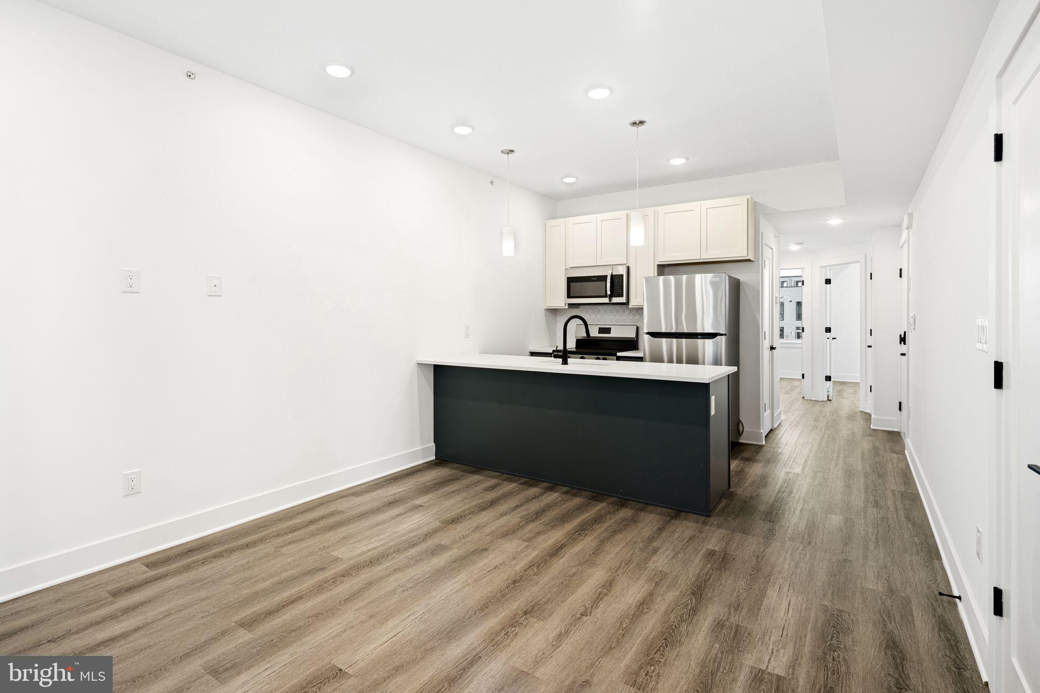 PORT RICHMOND - Residential Lease