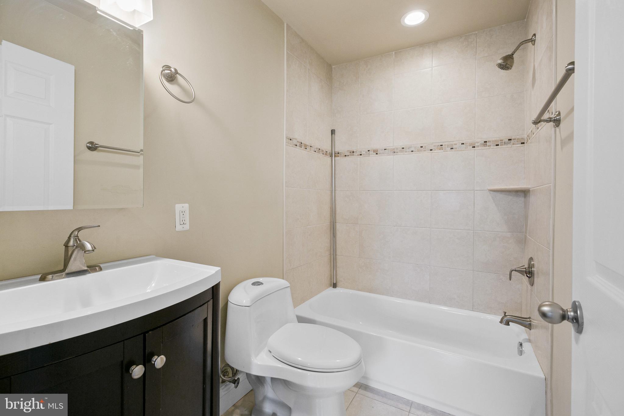 HIGHLANDTOWN - Residential Lease