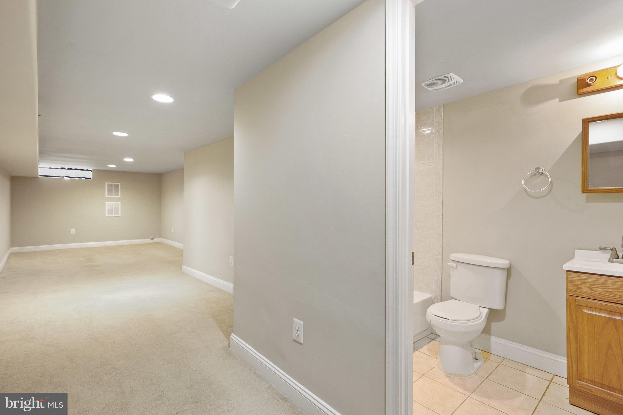 HIGHLANDTOWN - Residential Lease