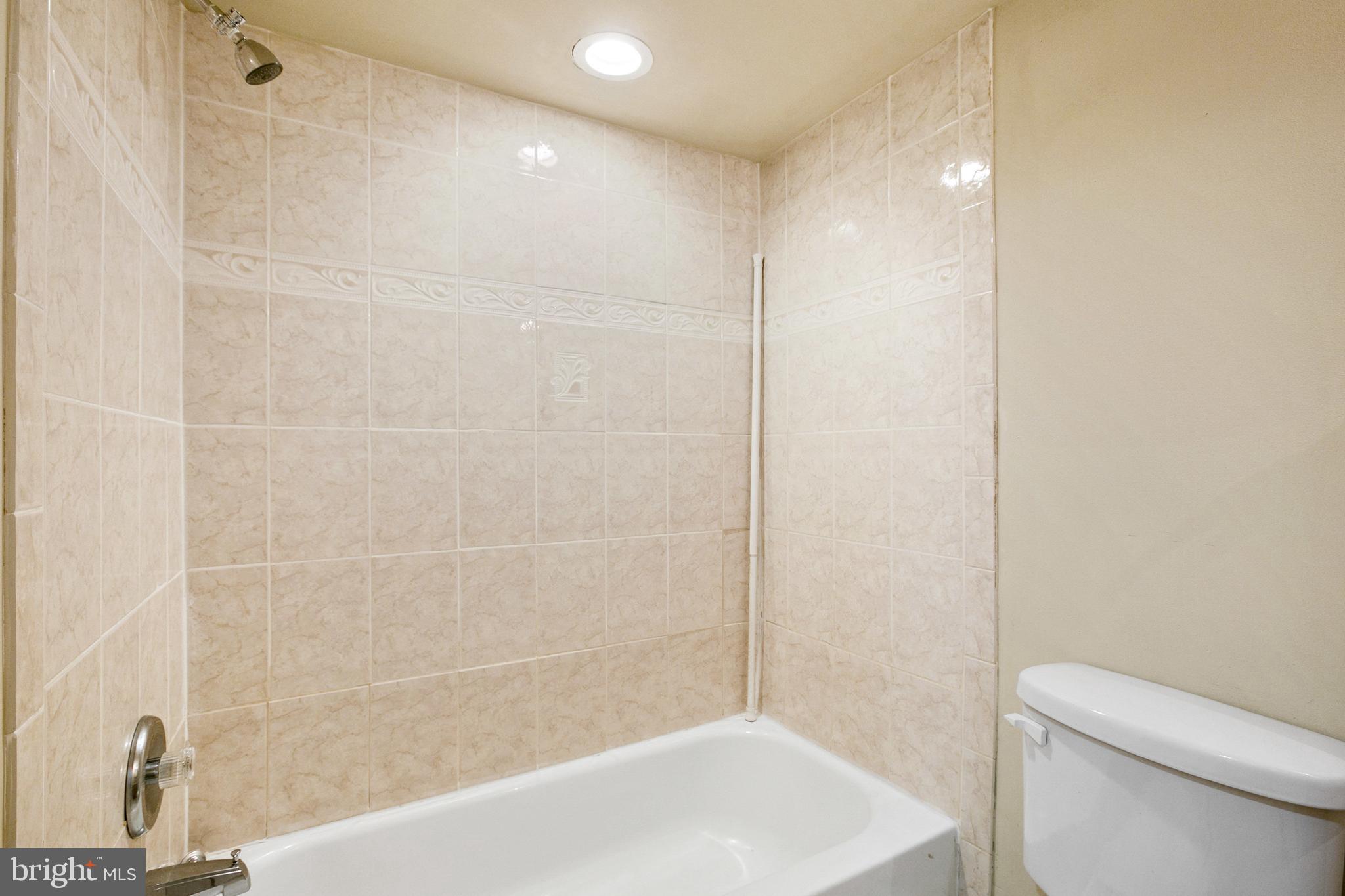 HIGHLANDTOWN - Residential Lease