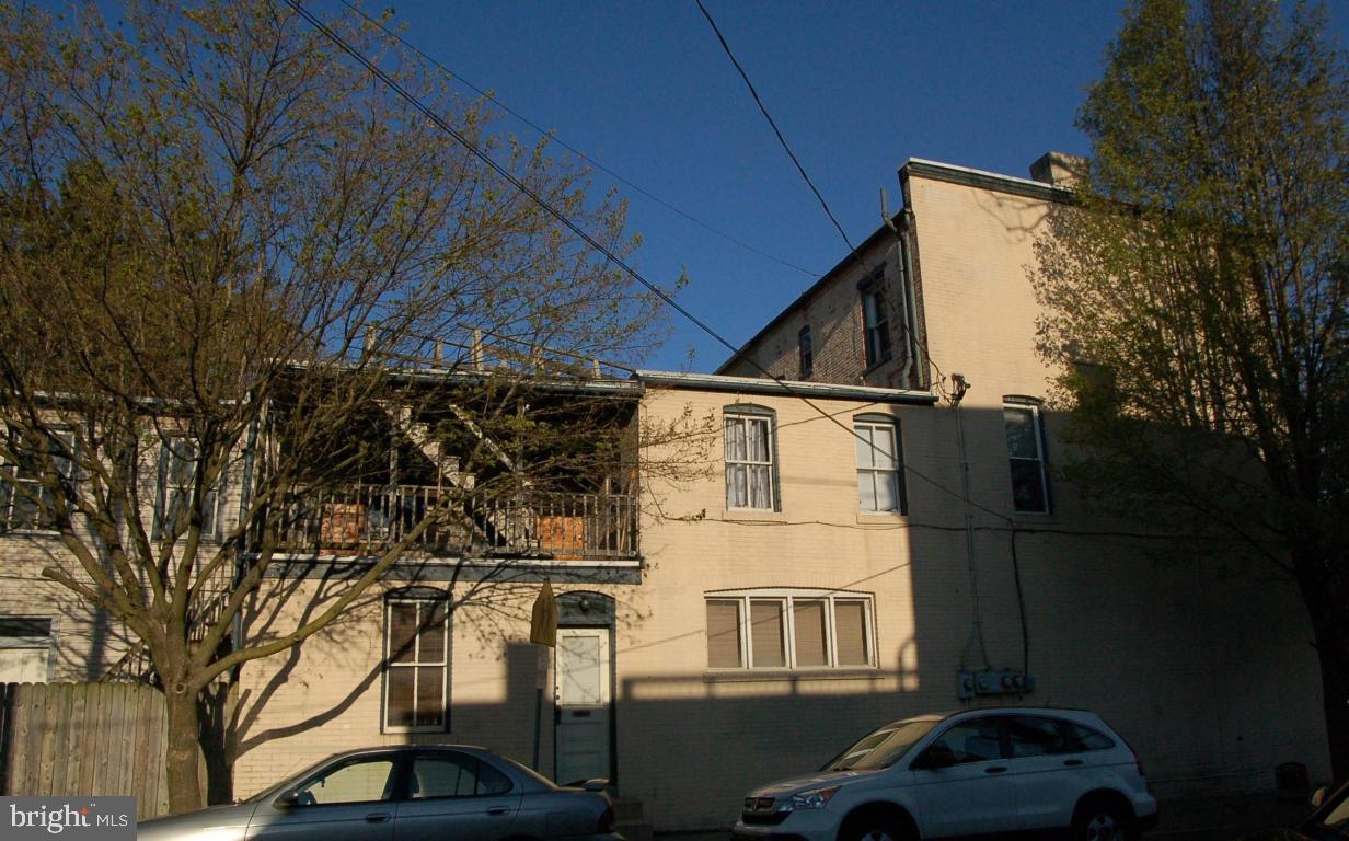 CHESTNUT HILL - Residential Income