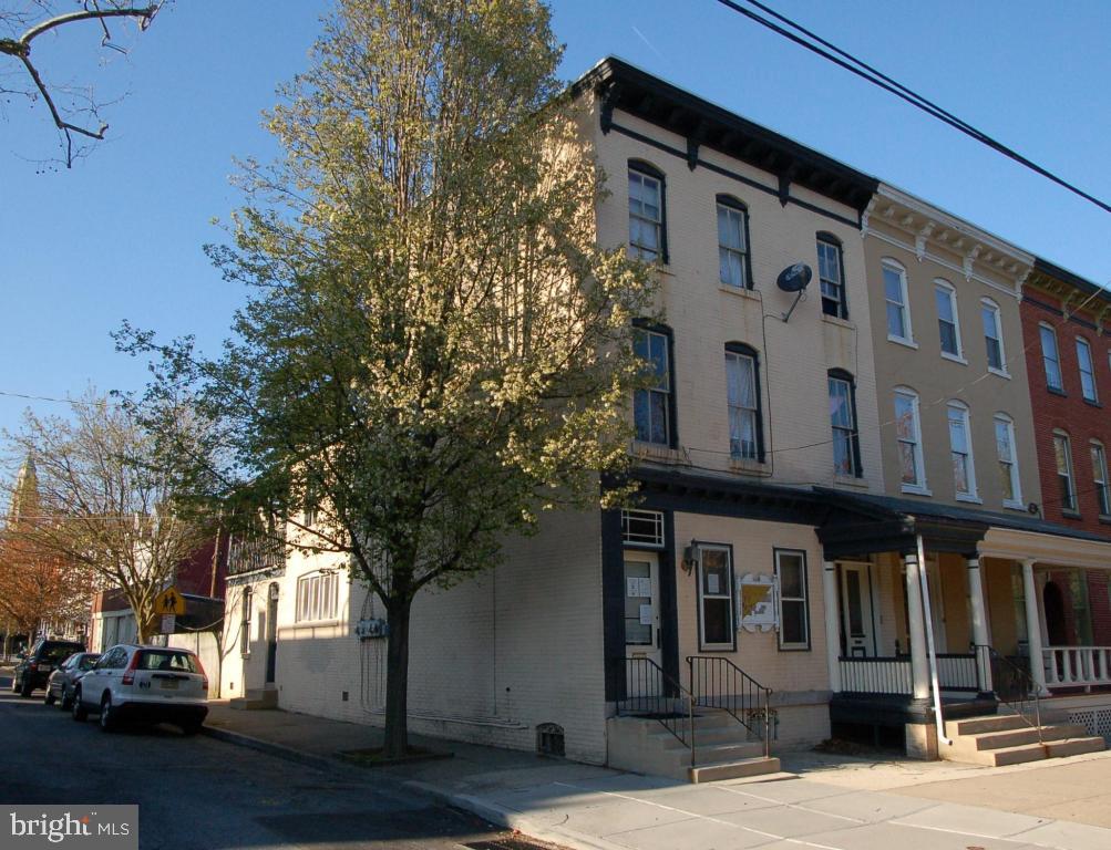 CHESTNUT HILL - Residential Income
