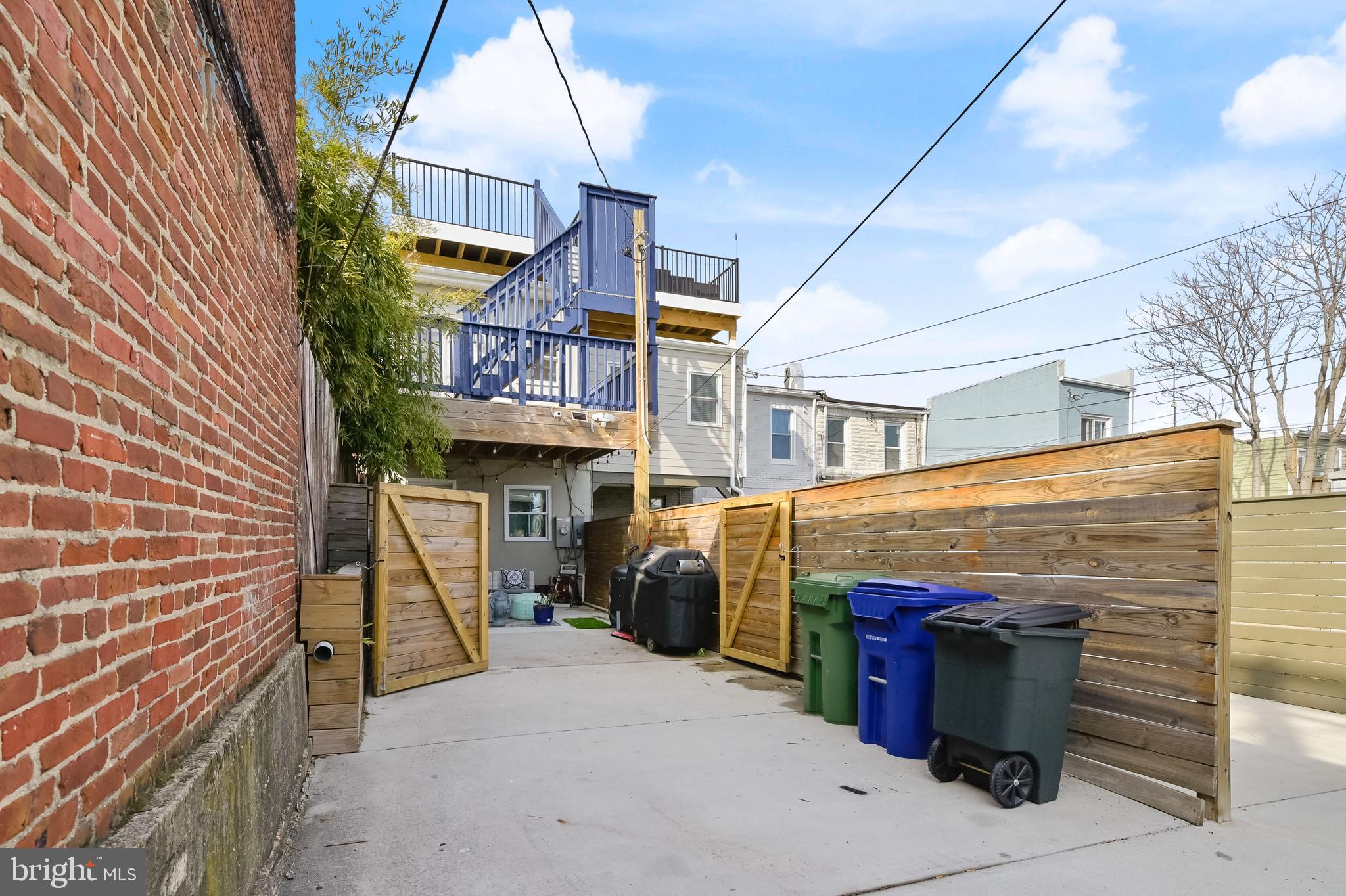HIGHLANDTOWN - Residential