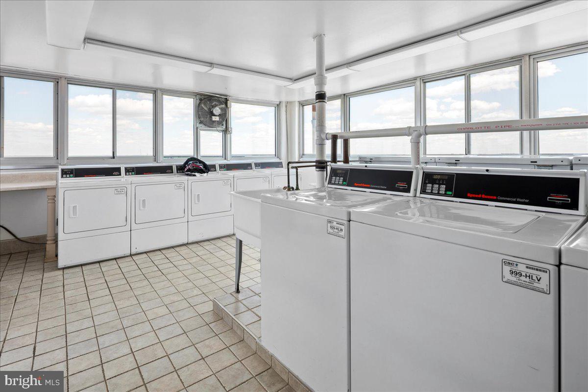 WASHINGTONIAN TOWER - Residential