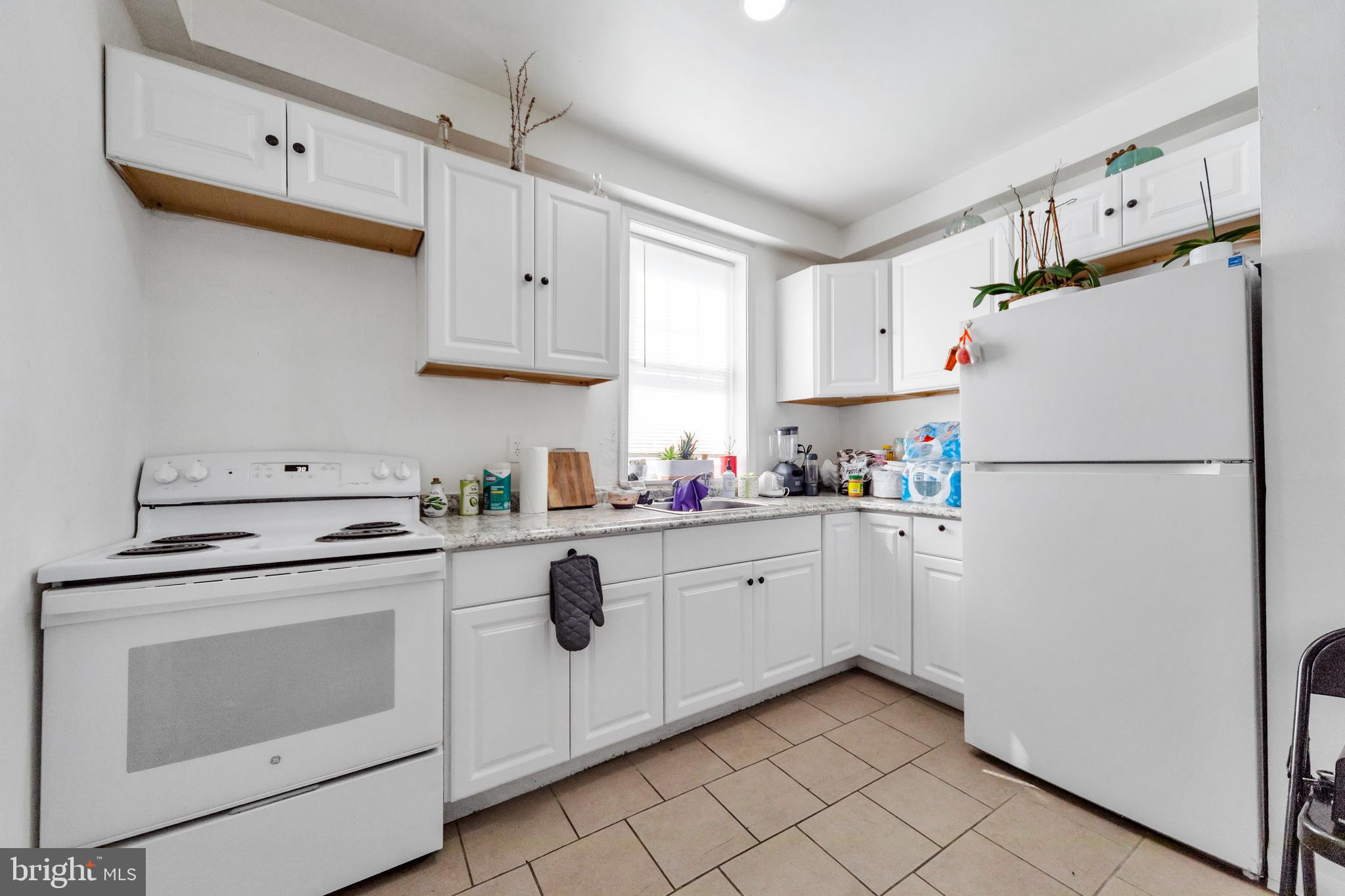 FRANKFORD - Commercial Sale