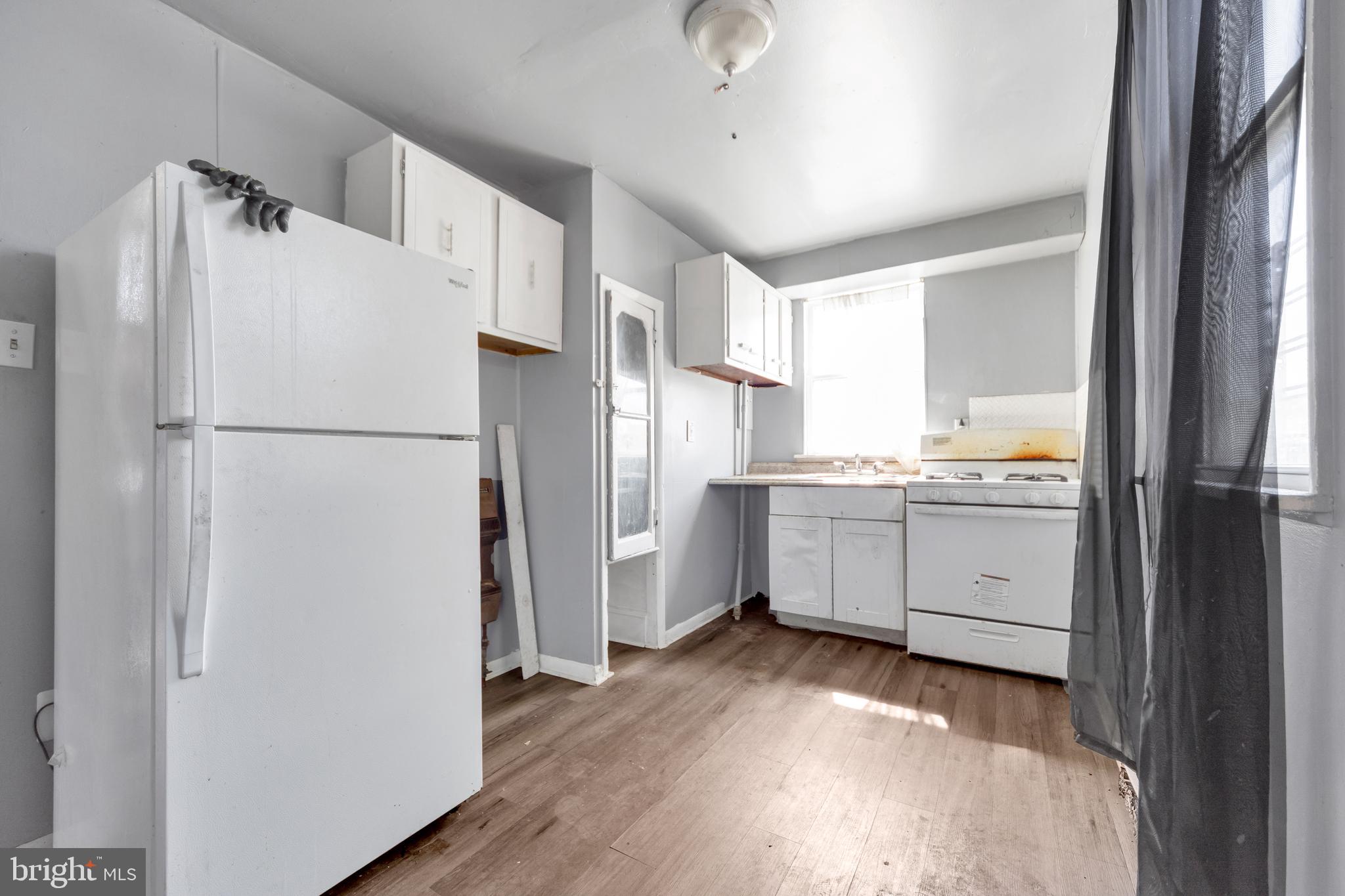 FRANKFORD - Commercial Sale