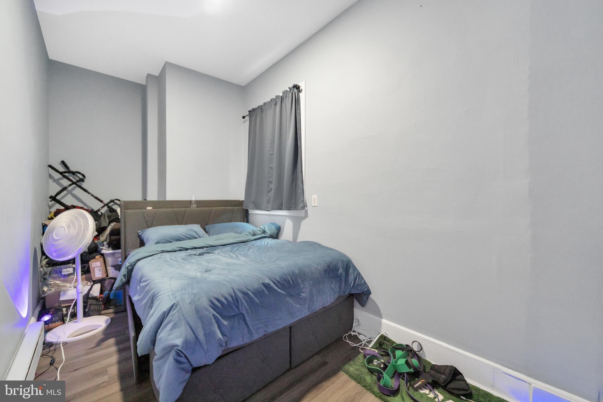 FRANKFORD - Commercial Sale
