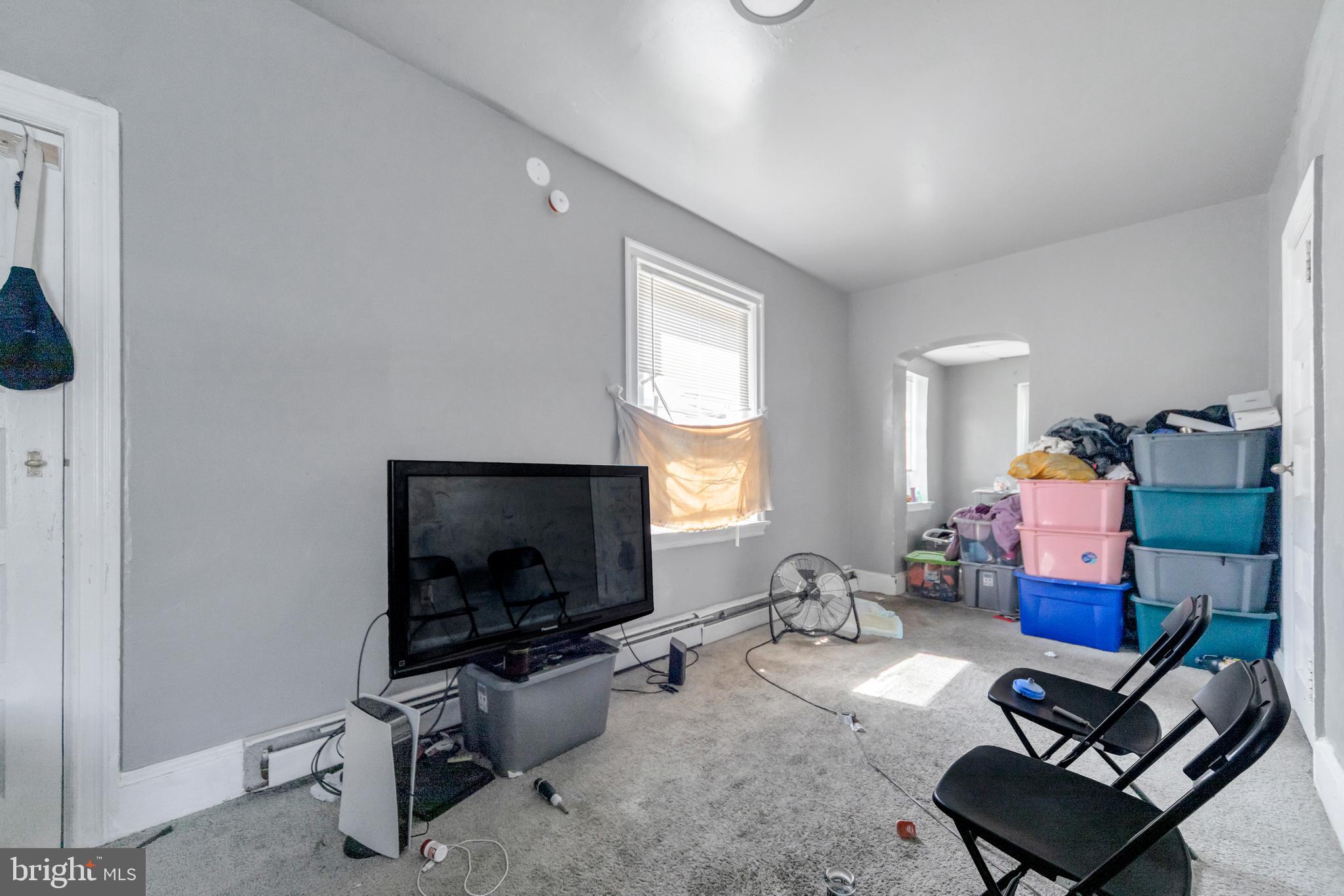 FRANKFORD - Commercial Sale