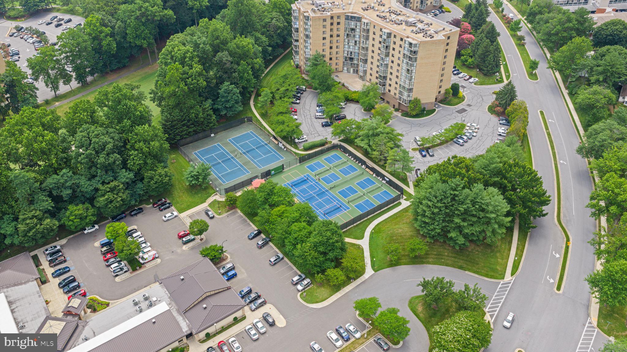 LEISURE WORLD - Residential