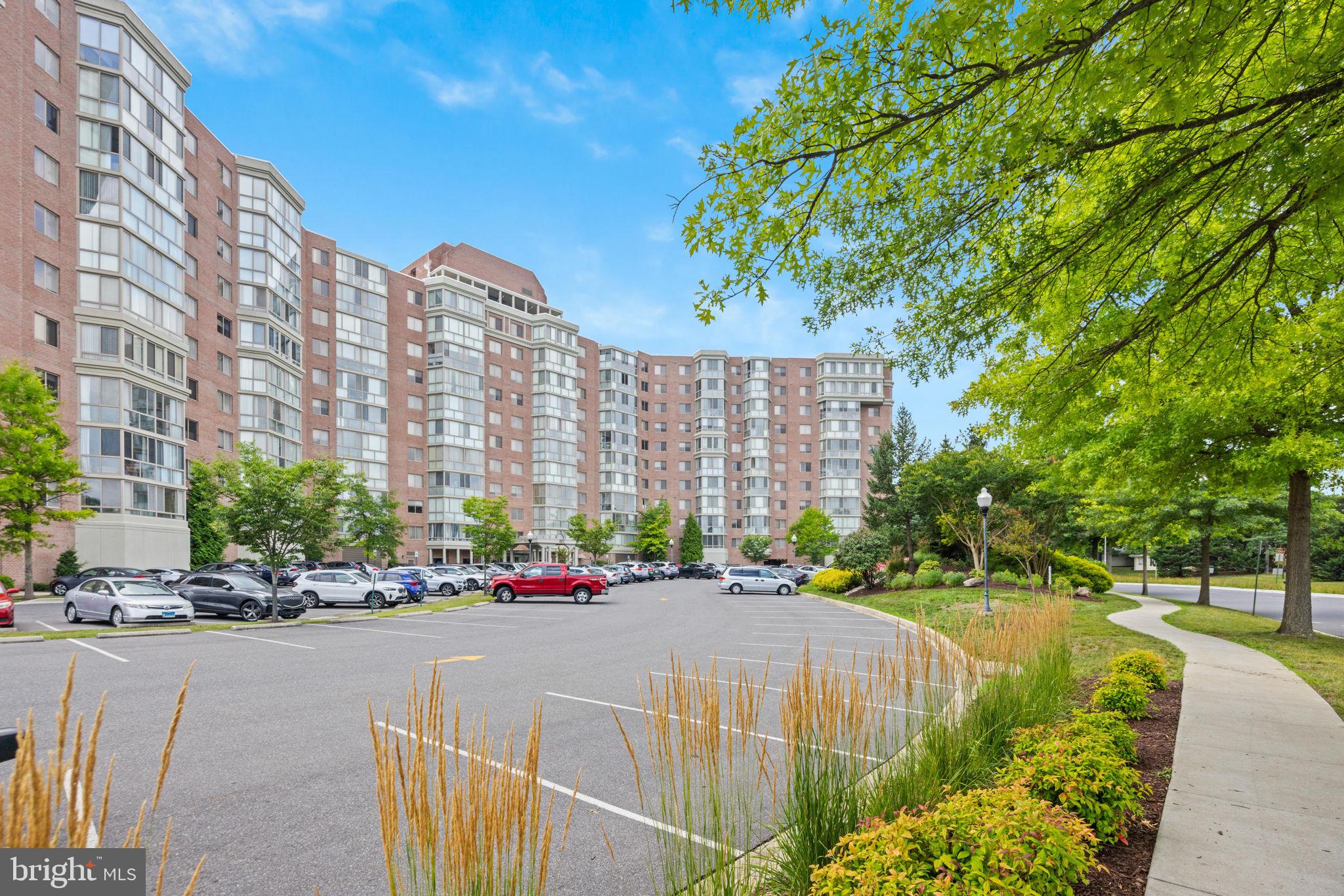 LEISURE WORLD - Residential