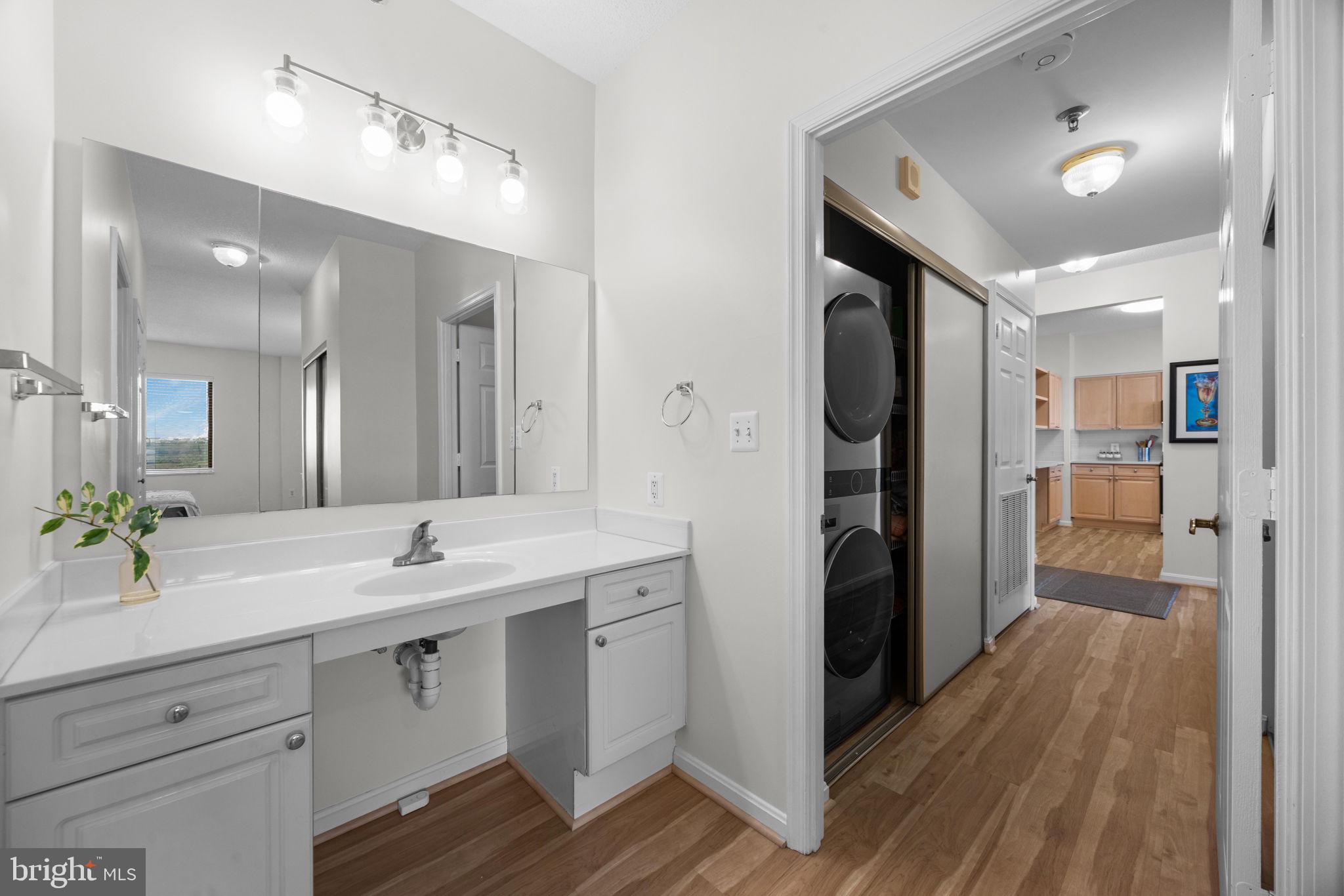 LEISURE WORLD - Residential