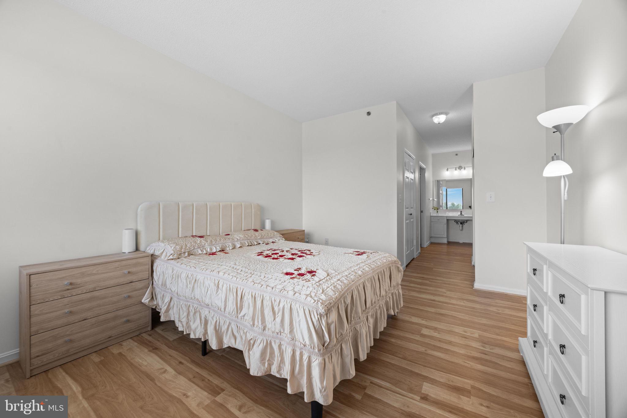 LEISURE WORLD - Residential