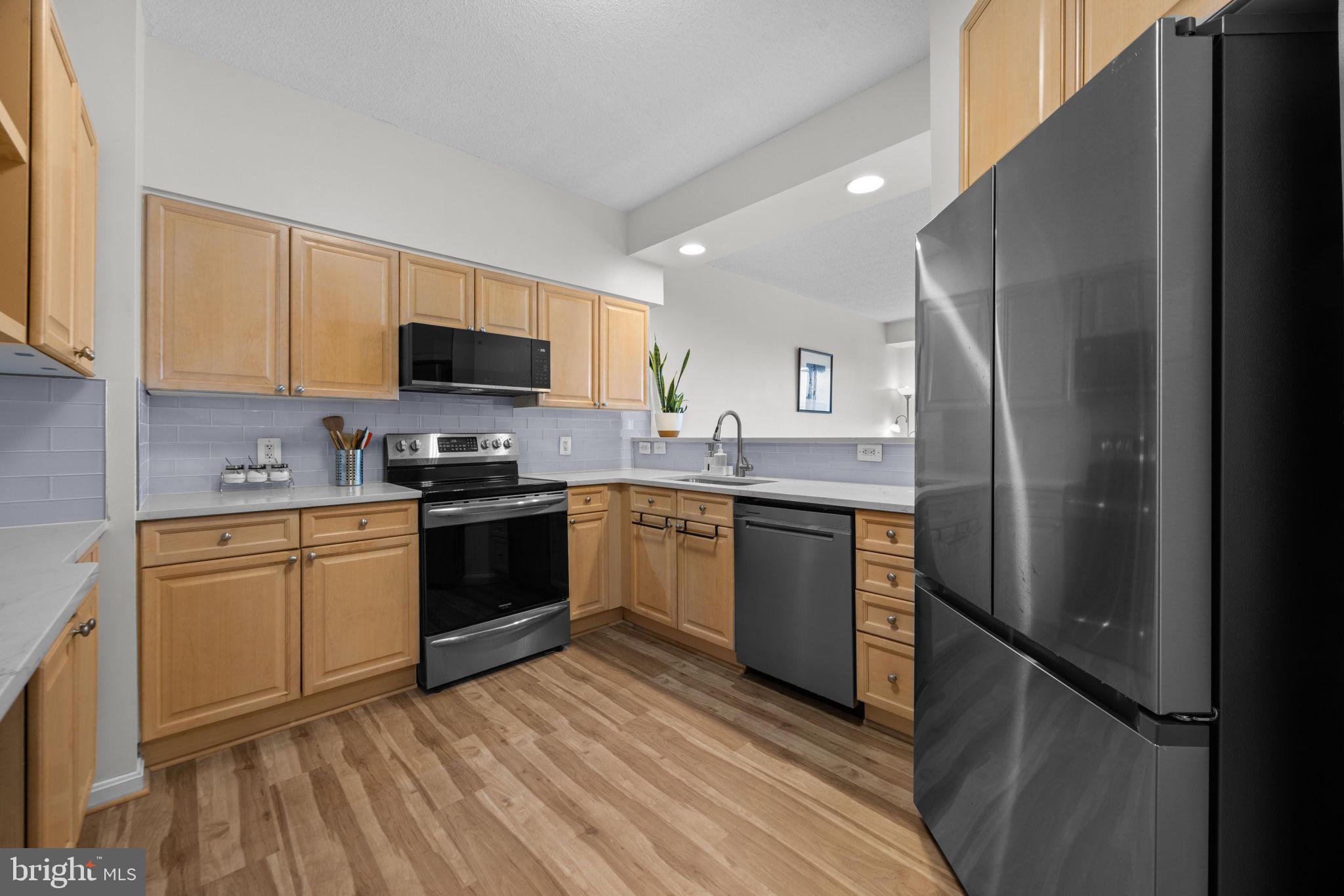 LEISURE WORLD - Residential