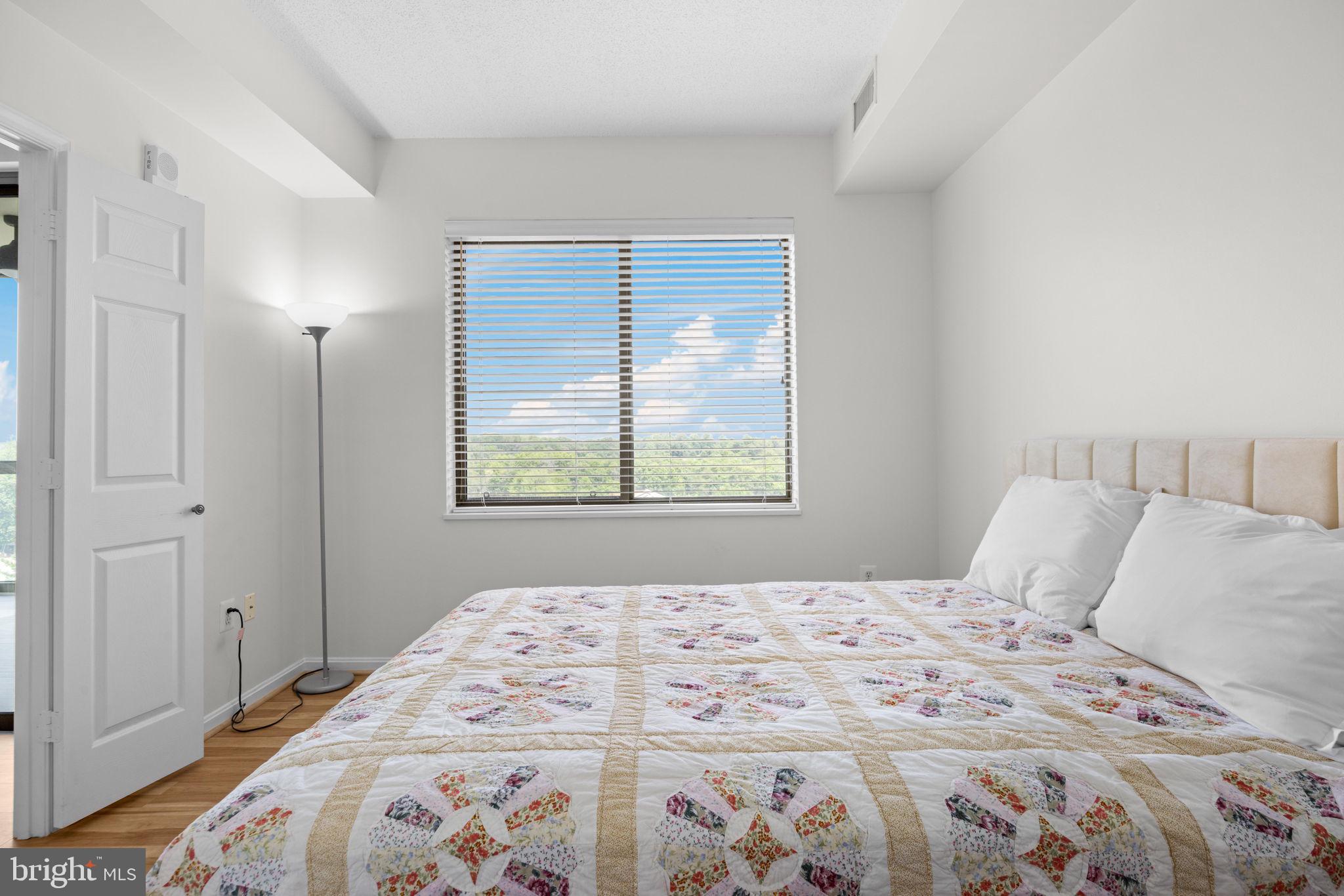 LEISURE WORLD - Residential