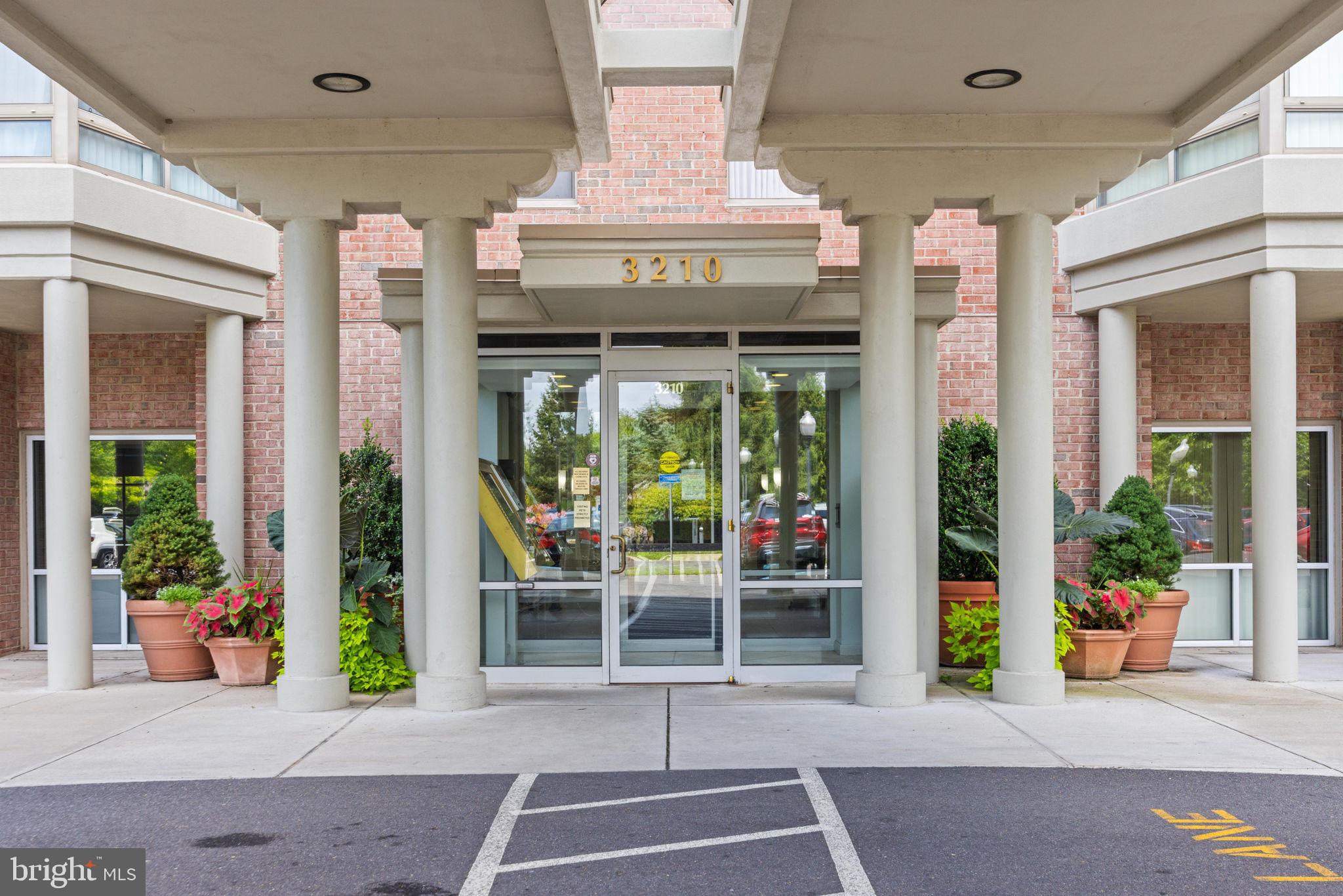 LEISURE WORLD - Residential