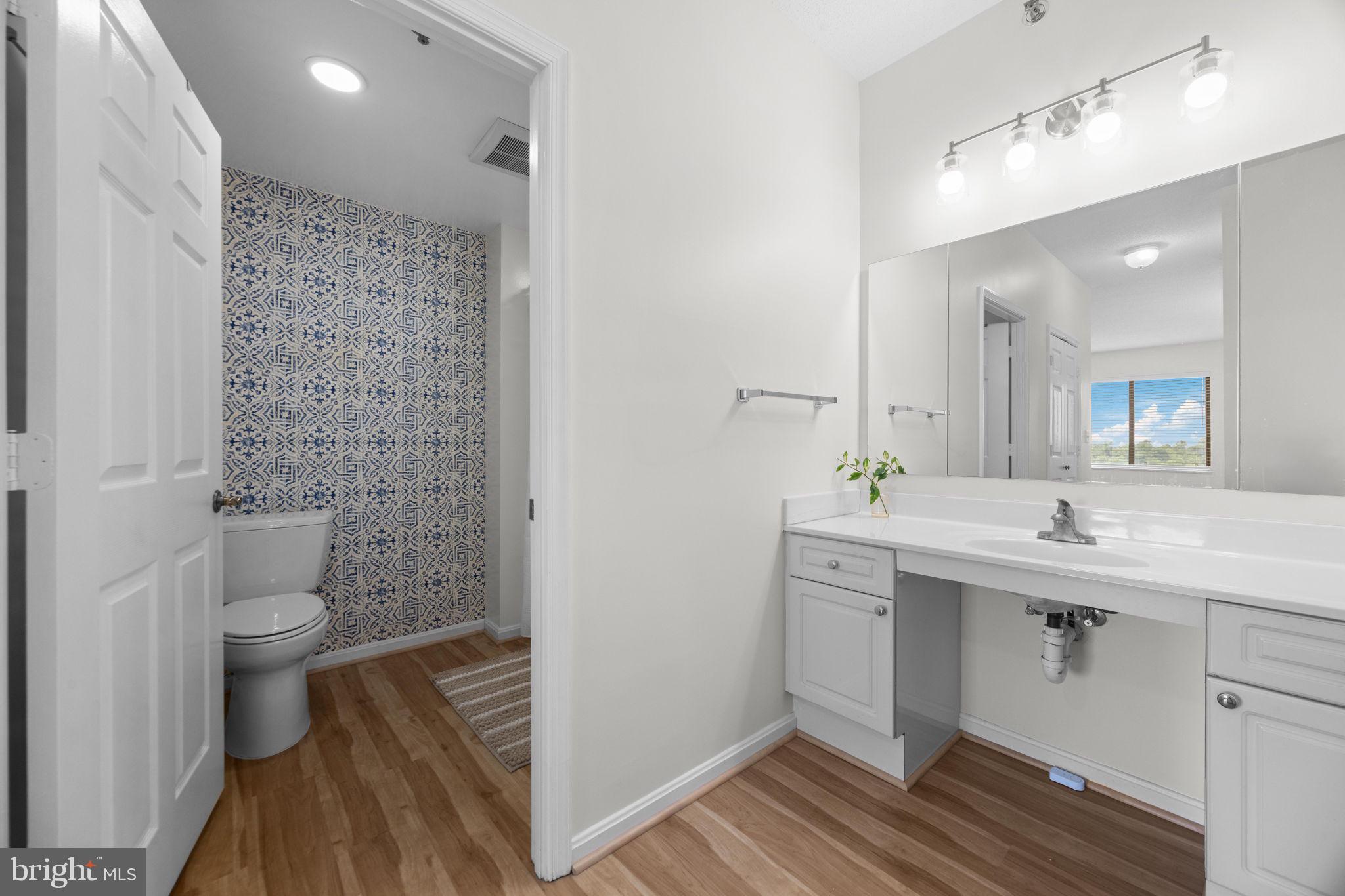LEISURE WORLD - Residential