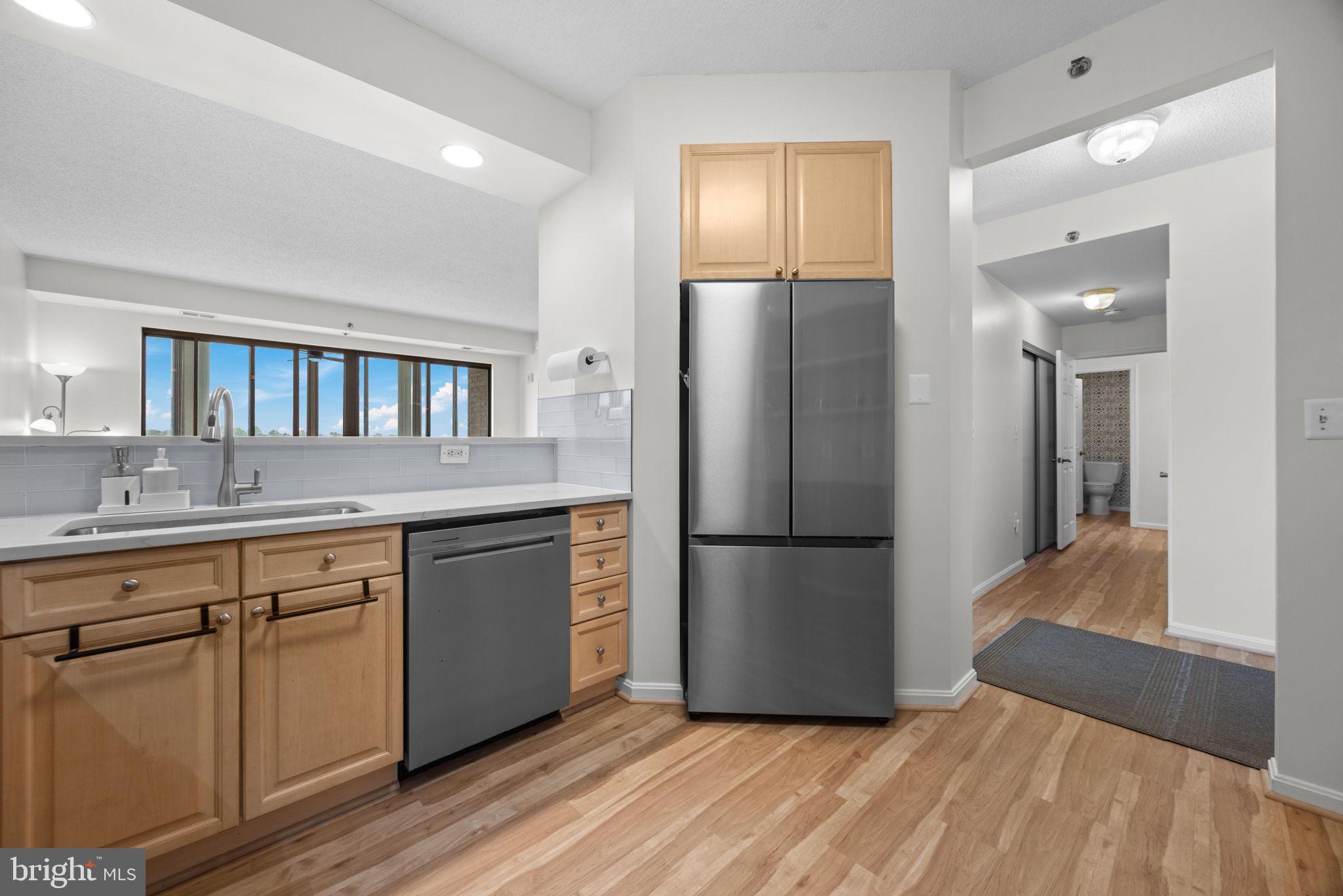 LEISURE WORLD - Residential