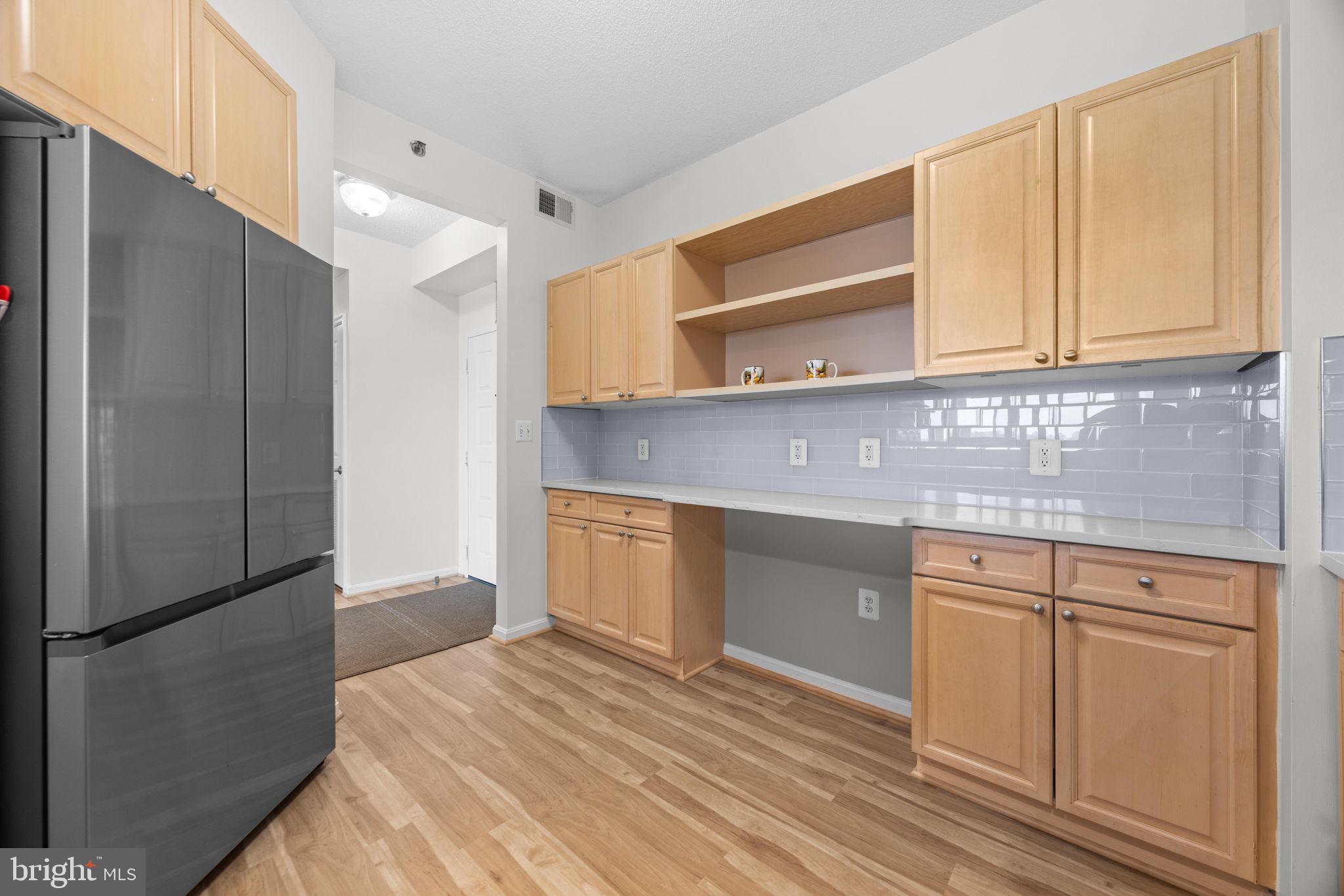 LEISURE WORLD - Residential