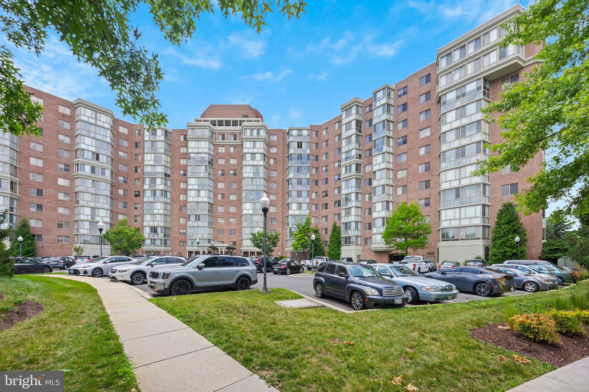 LEISURE WORLD - Residential