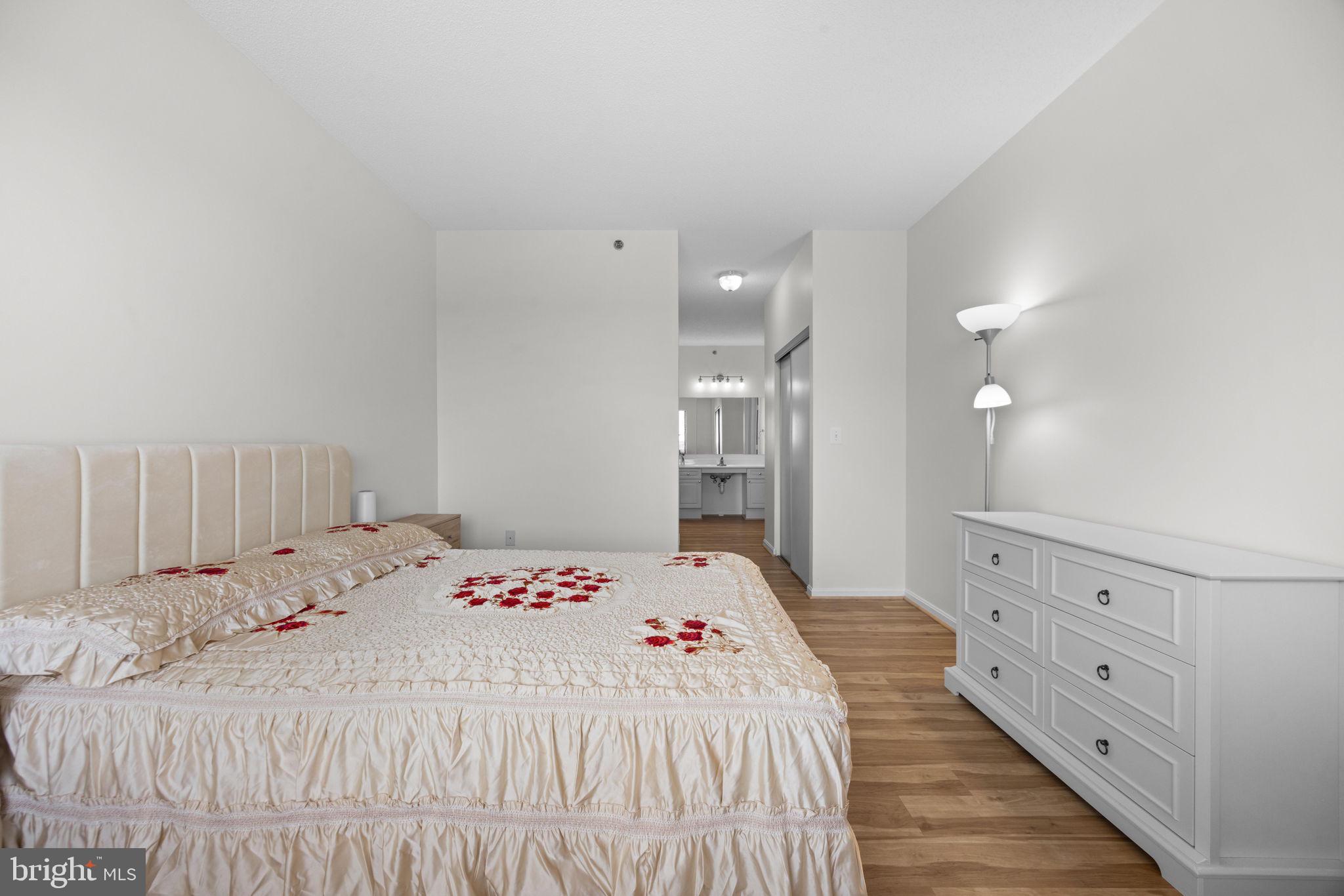 LEISURE WORLD - Residential
