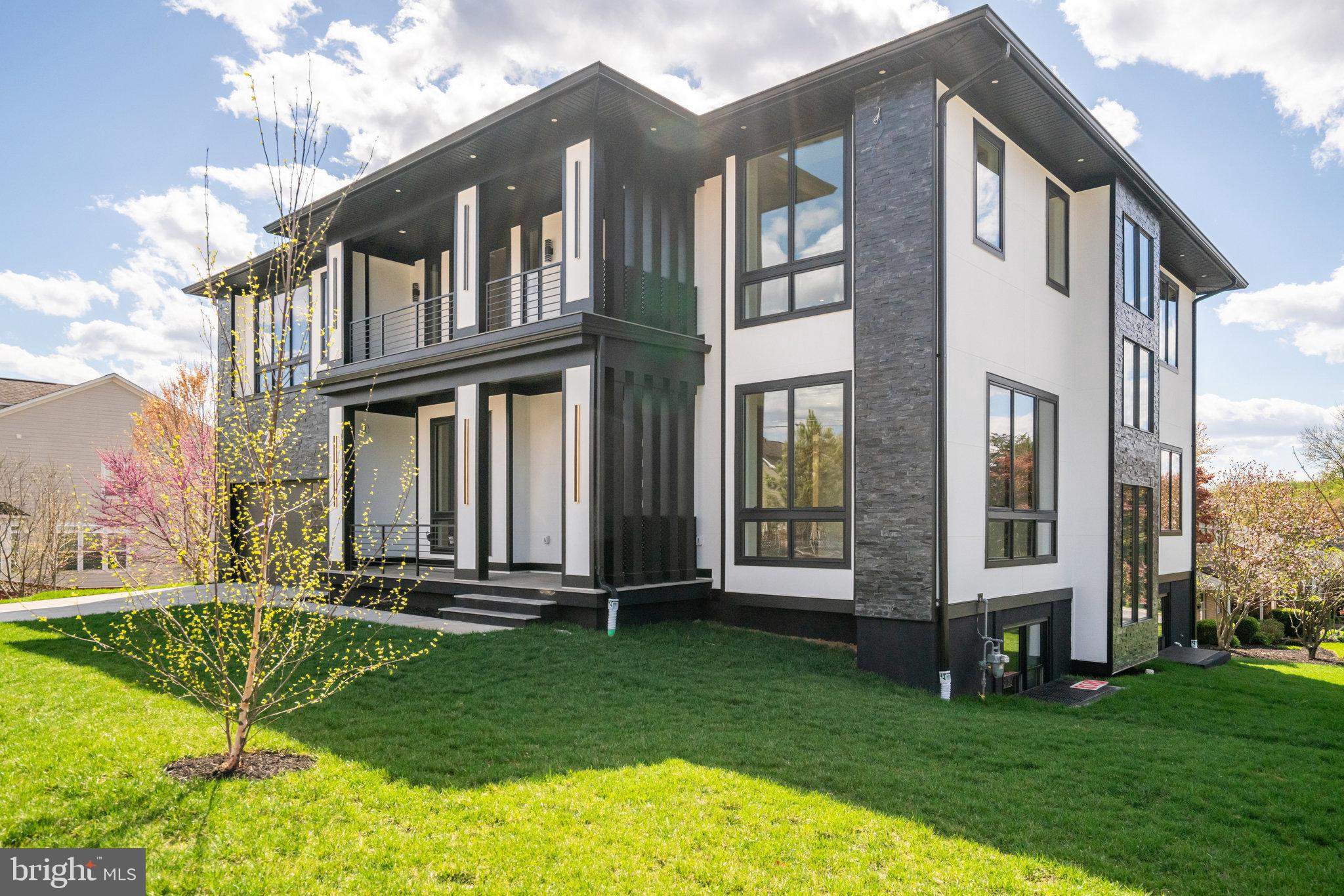 POWHATAN HILLS - Residential