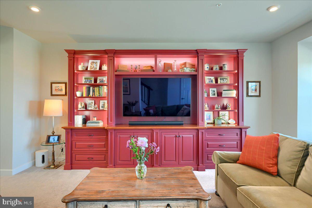 REGENTS GLEN TOWNHOME - Residential