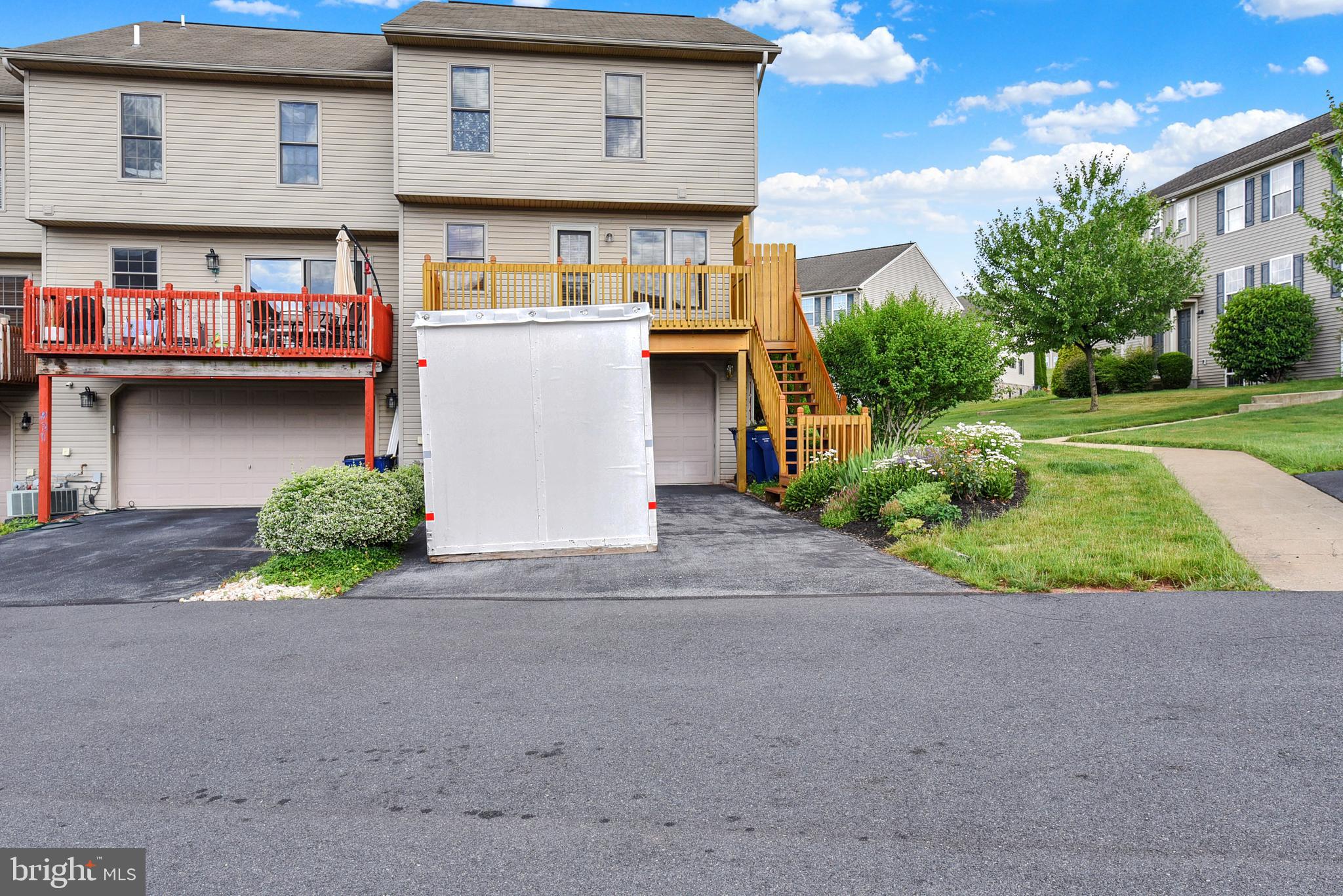 WOODRIDGE - Residential
