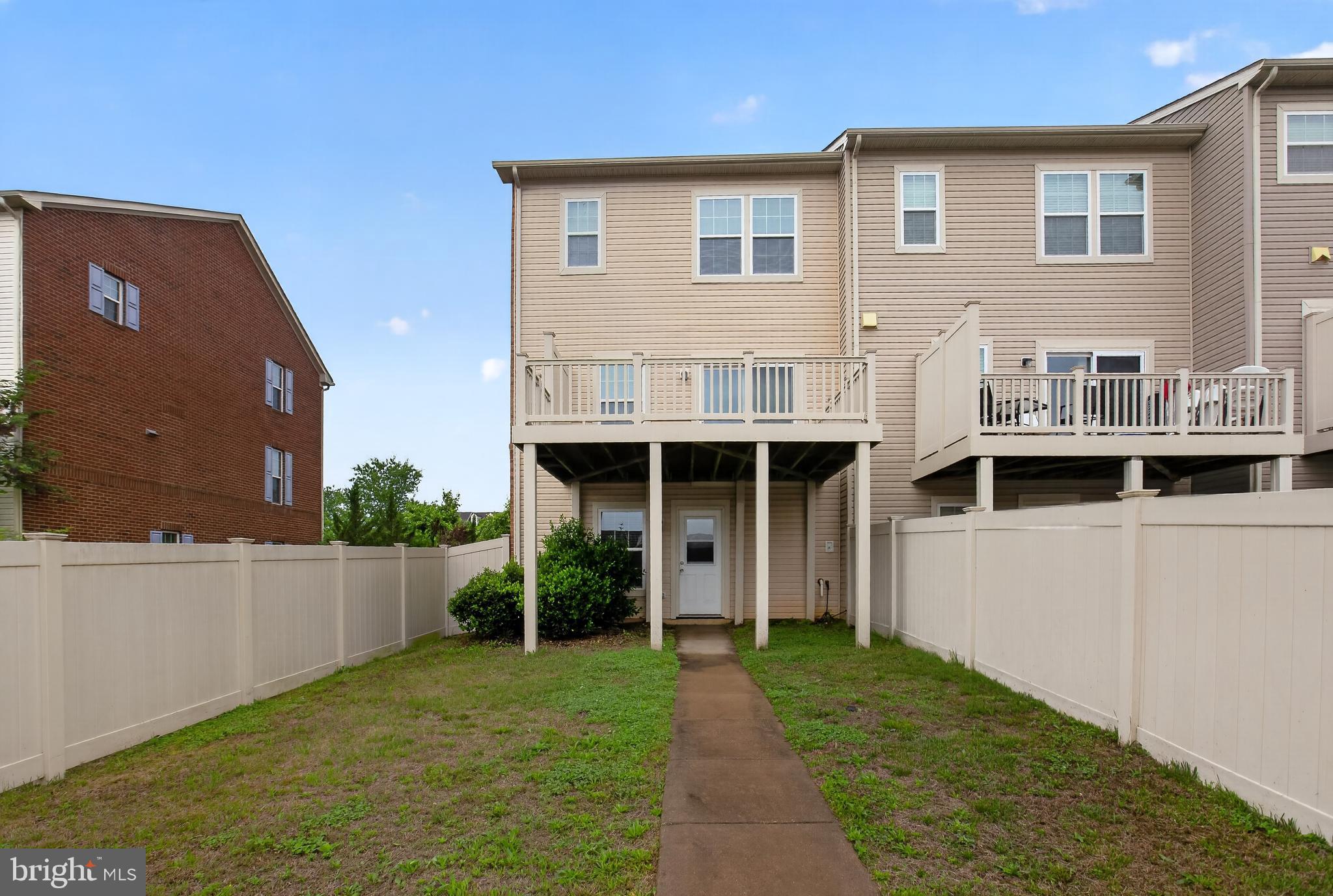 FIELDSIDE AT ST CHARLES - Residential