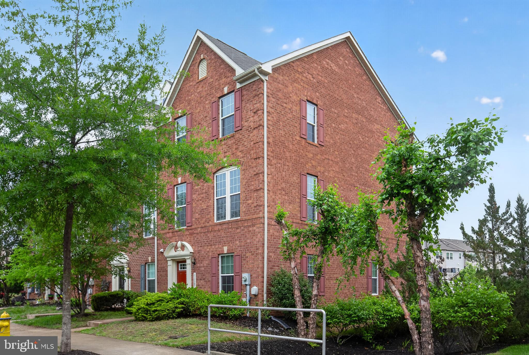 FIELDSIDE AT ST CHARLES - Residential