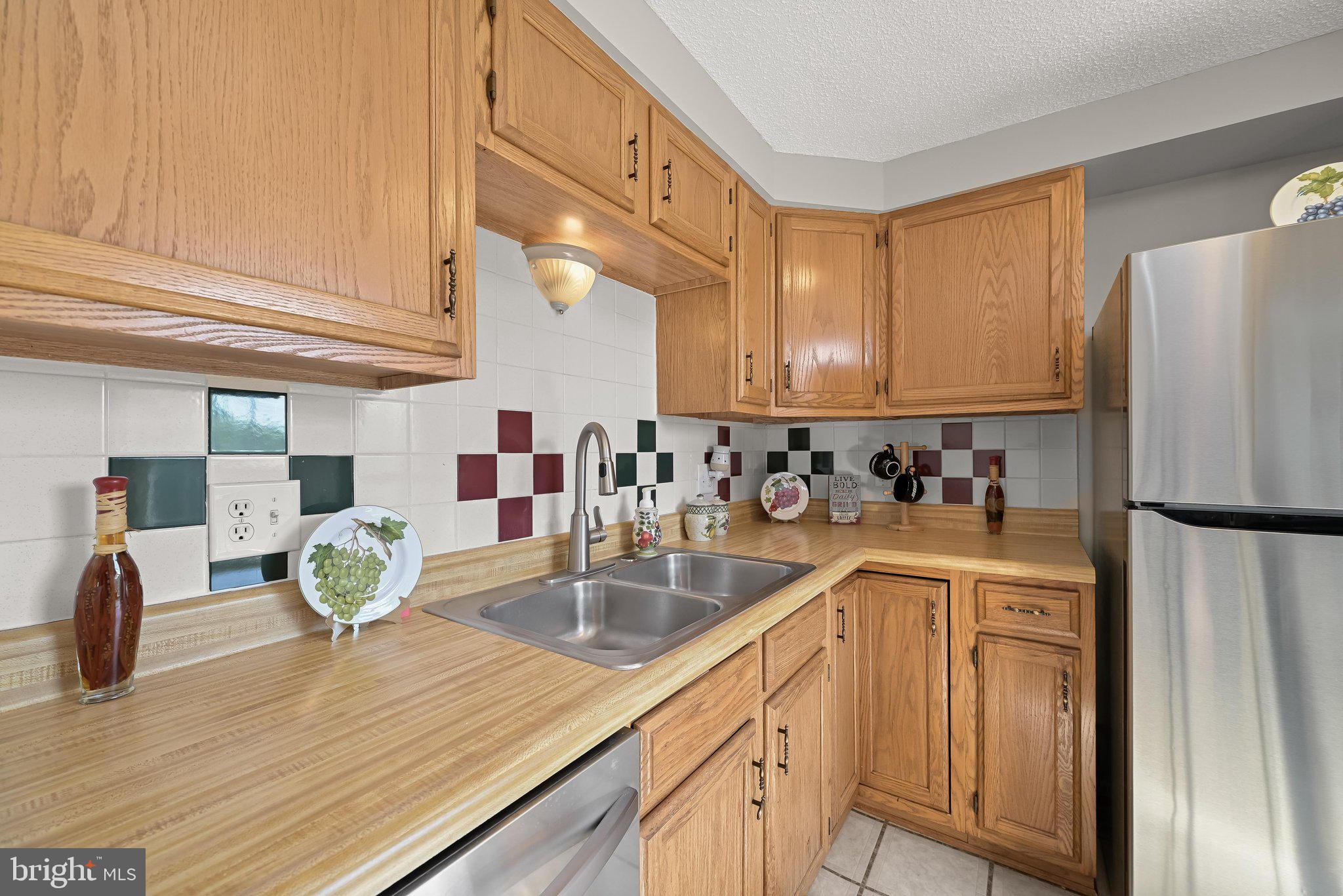 ROLLING MEADOWS - Residential