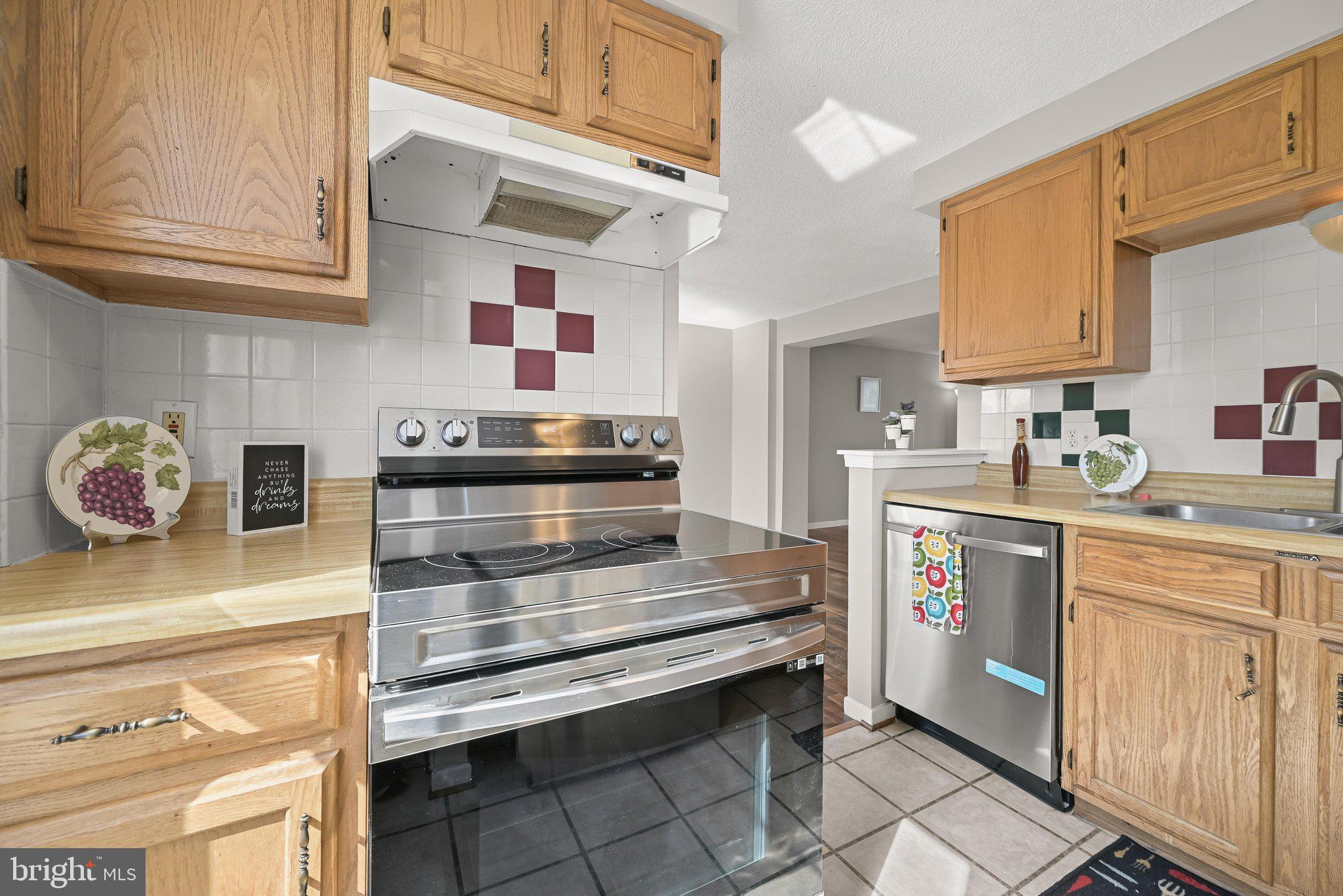 ROLLING MEADOWS - Residential