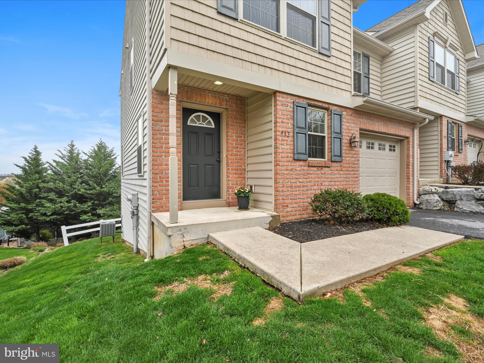 SUMMIT HILLS - Residential