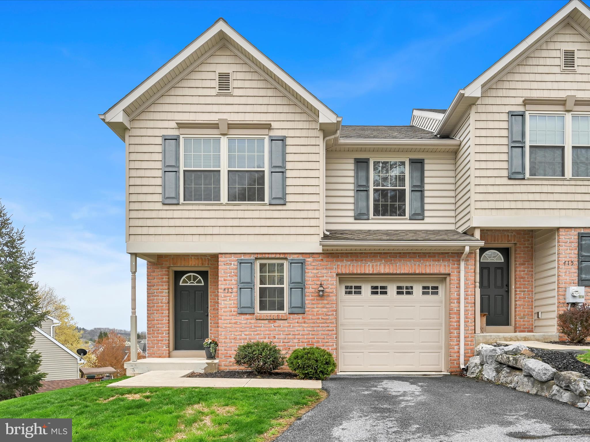 SUMMIT HILLS - Residential