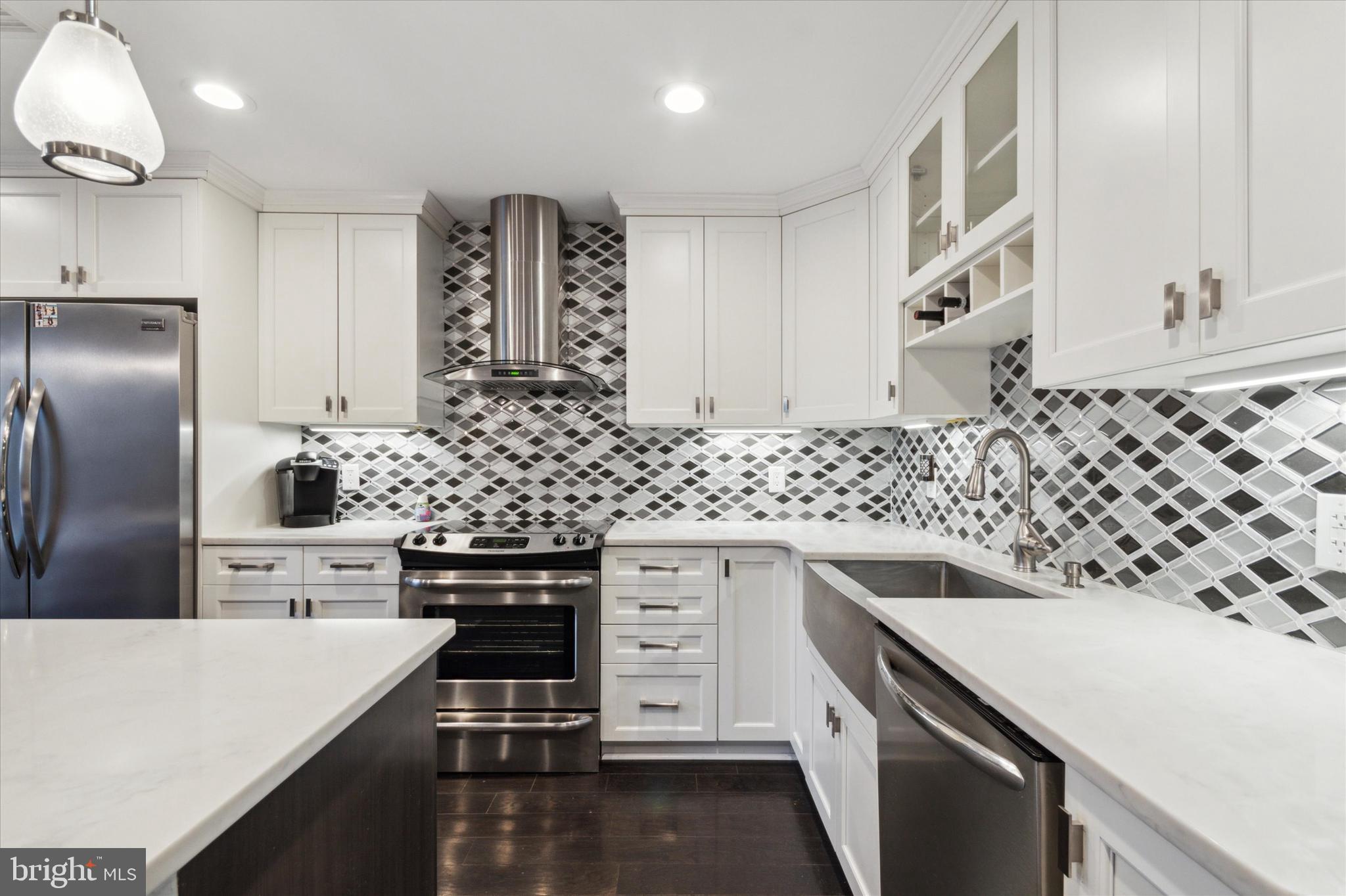 HOLLY HOUSE - Residential