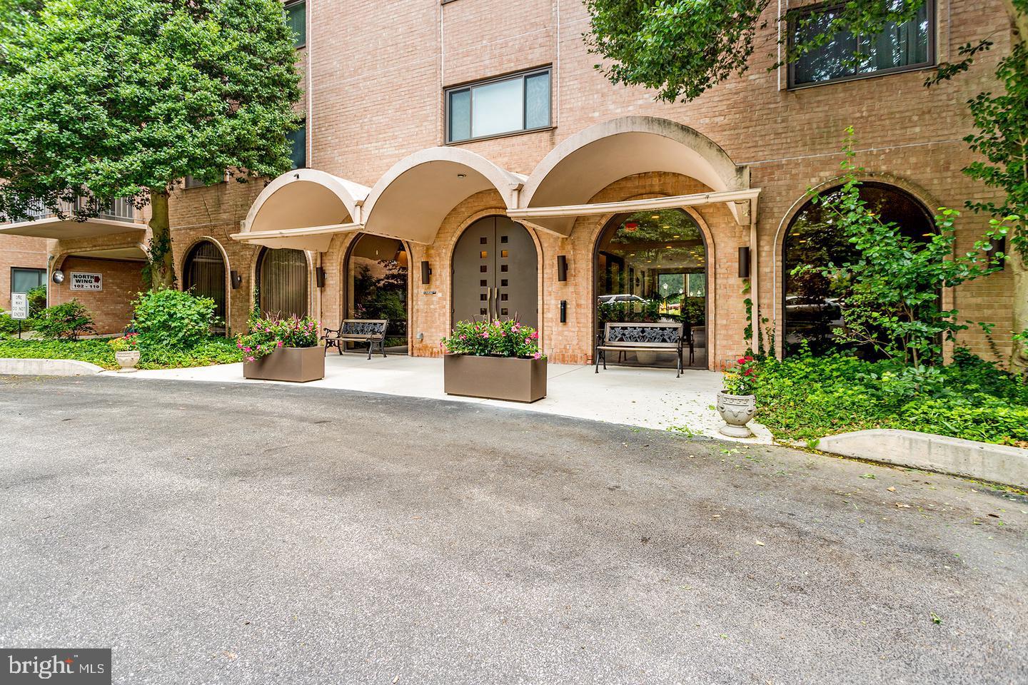 HOLLY HOUSE - Residential