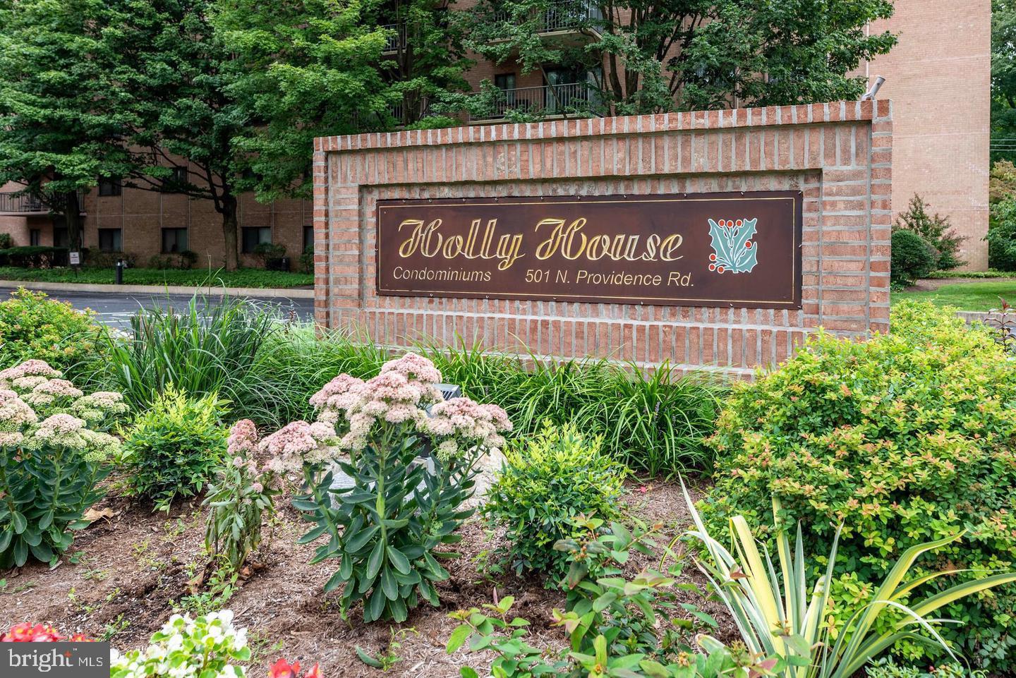 HOLLY HOUSE - Residential