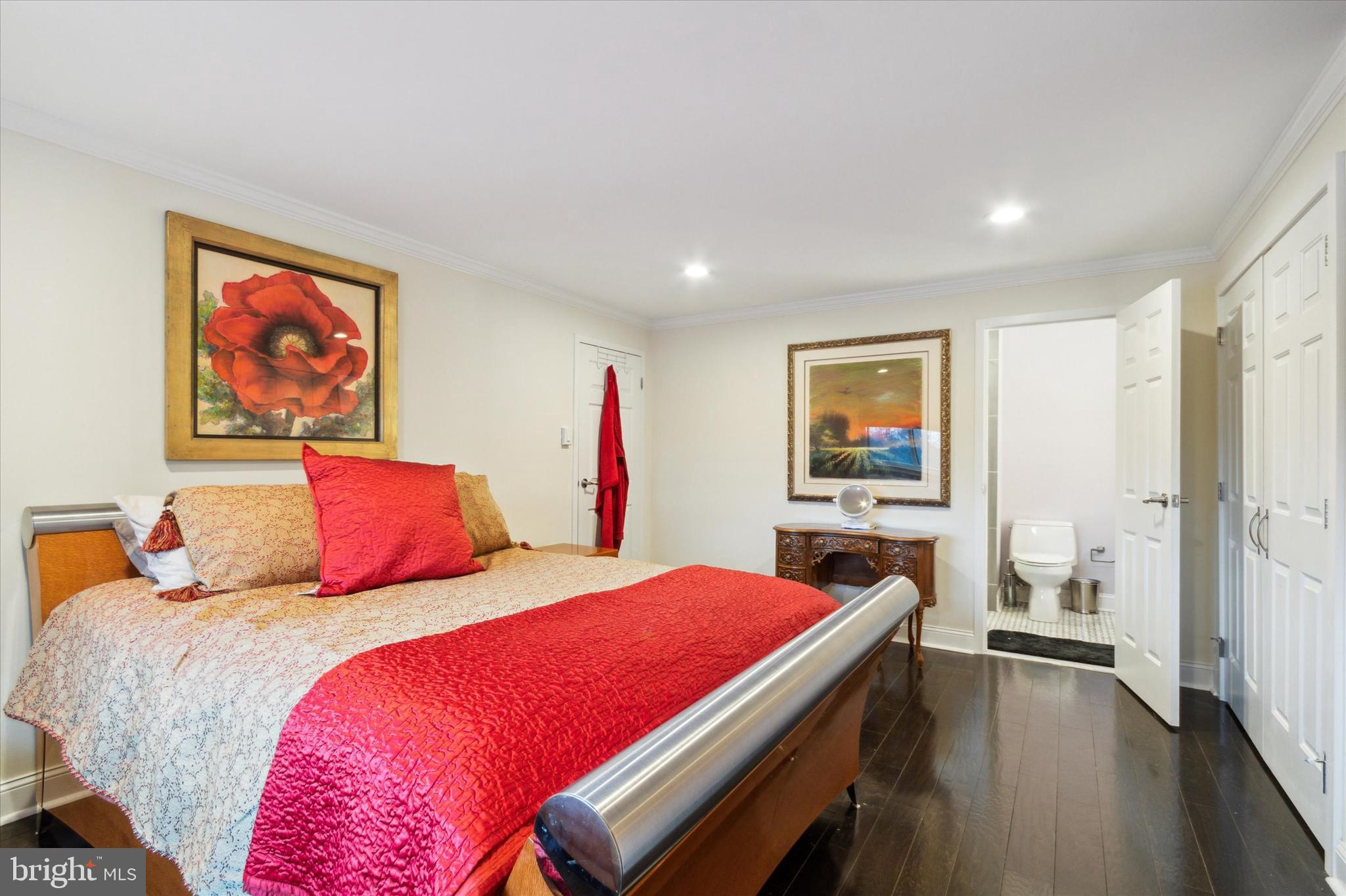 HOLLY HOUSE - Residential