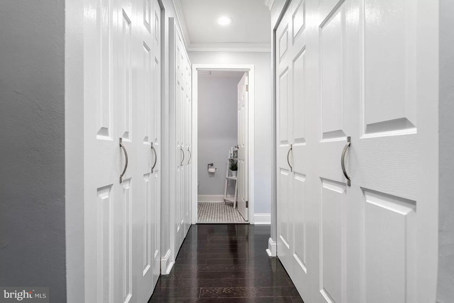 HOLLY HOUSE - Residential
