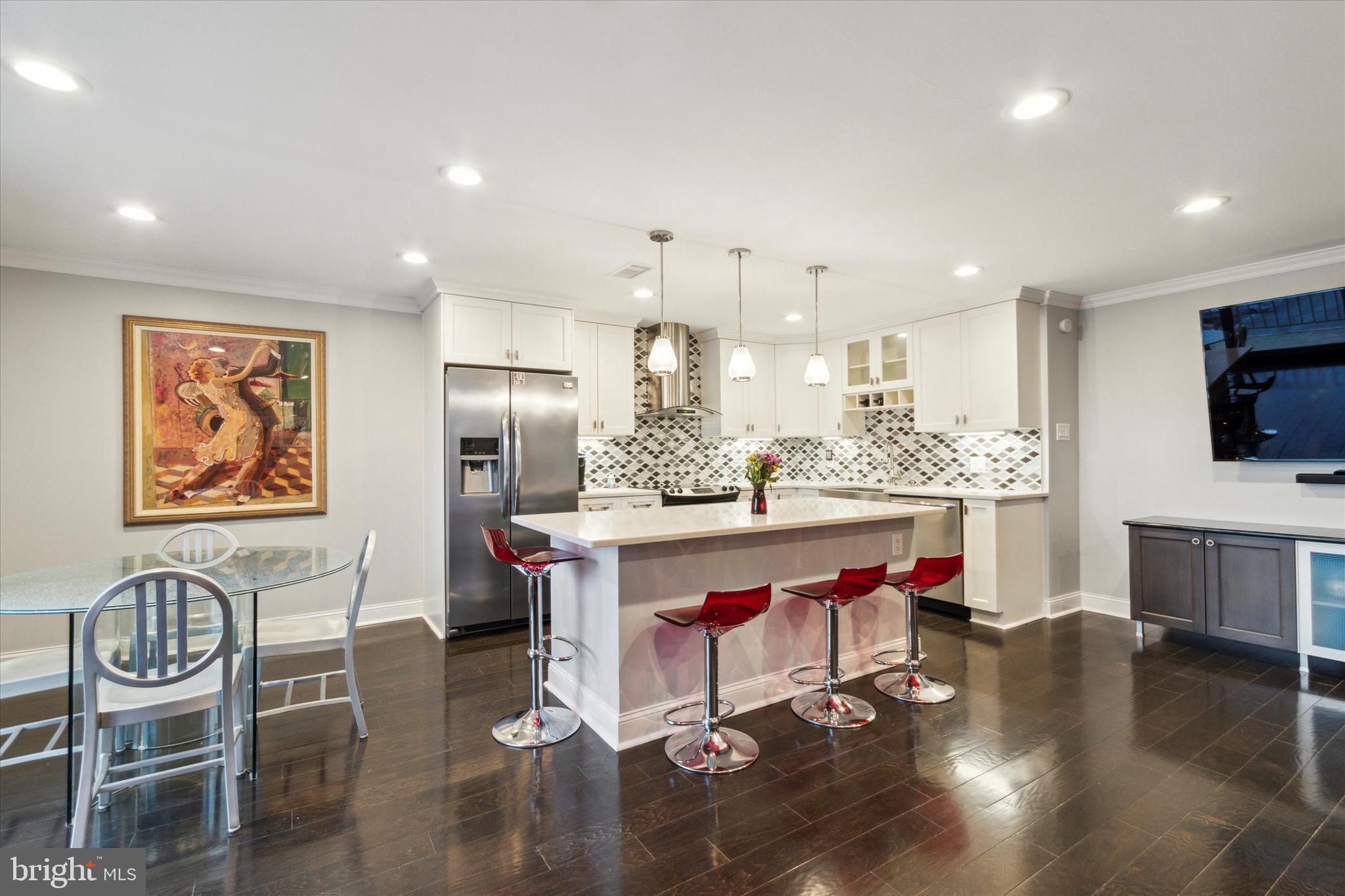 HOLLY HOUSE - Residential