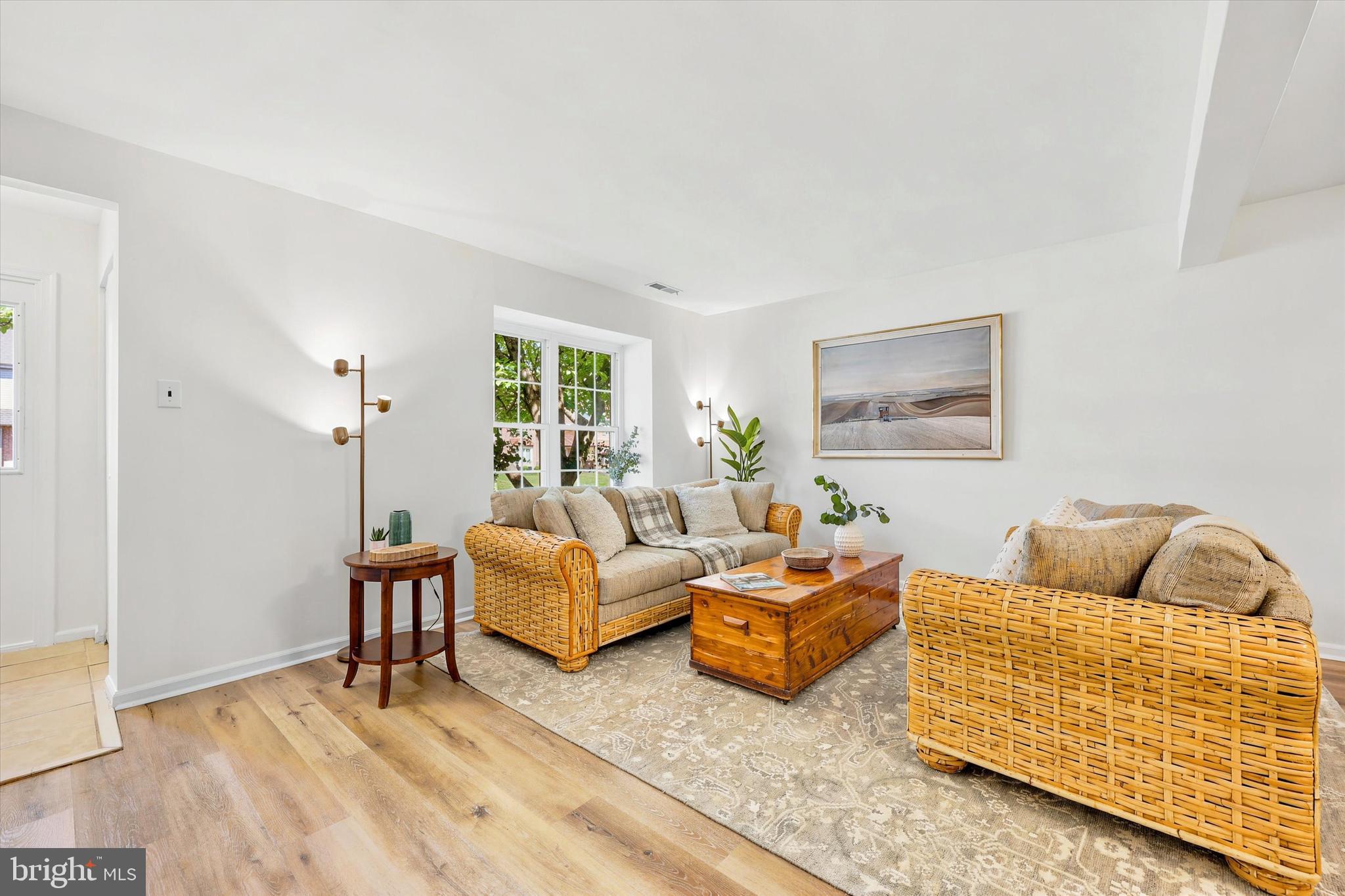 SAW MILL VALLEY - Residential