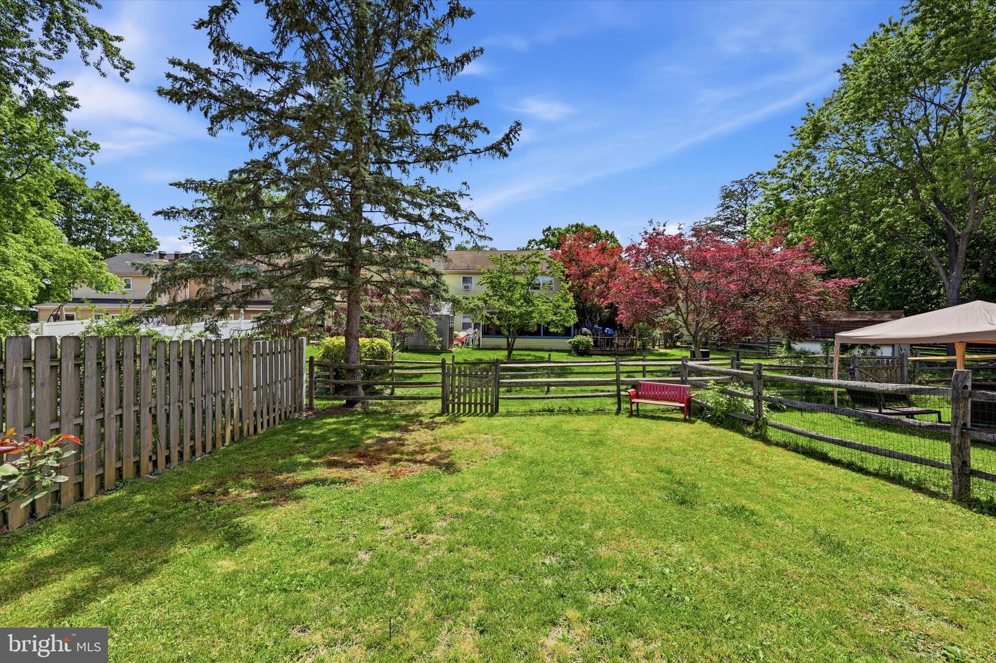 SAW MILL VALLEY - Residential