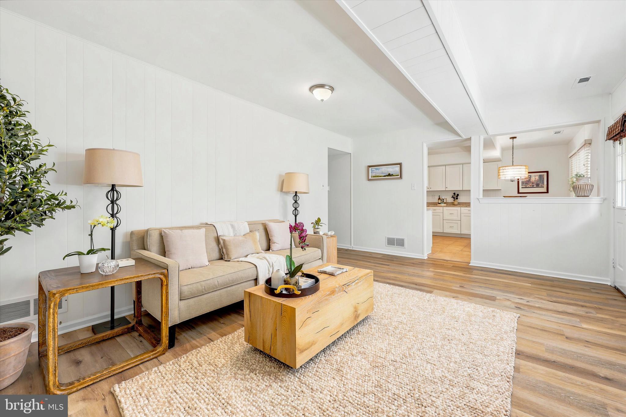 SAW MILL VALLEY - Residential