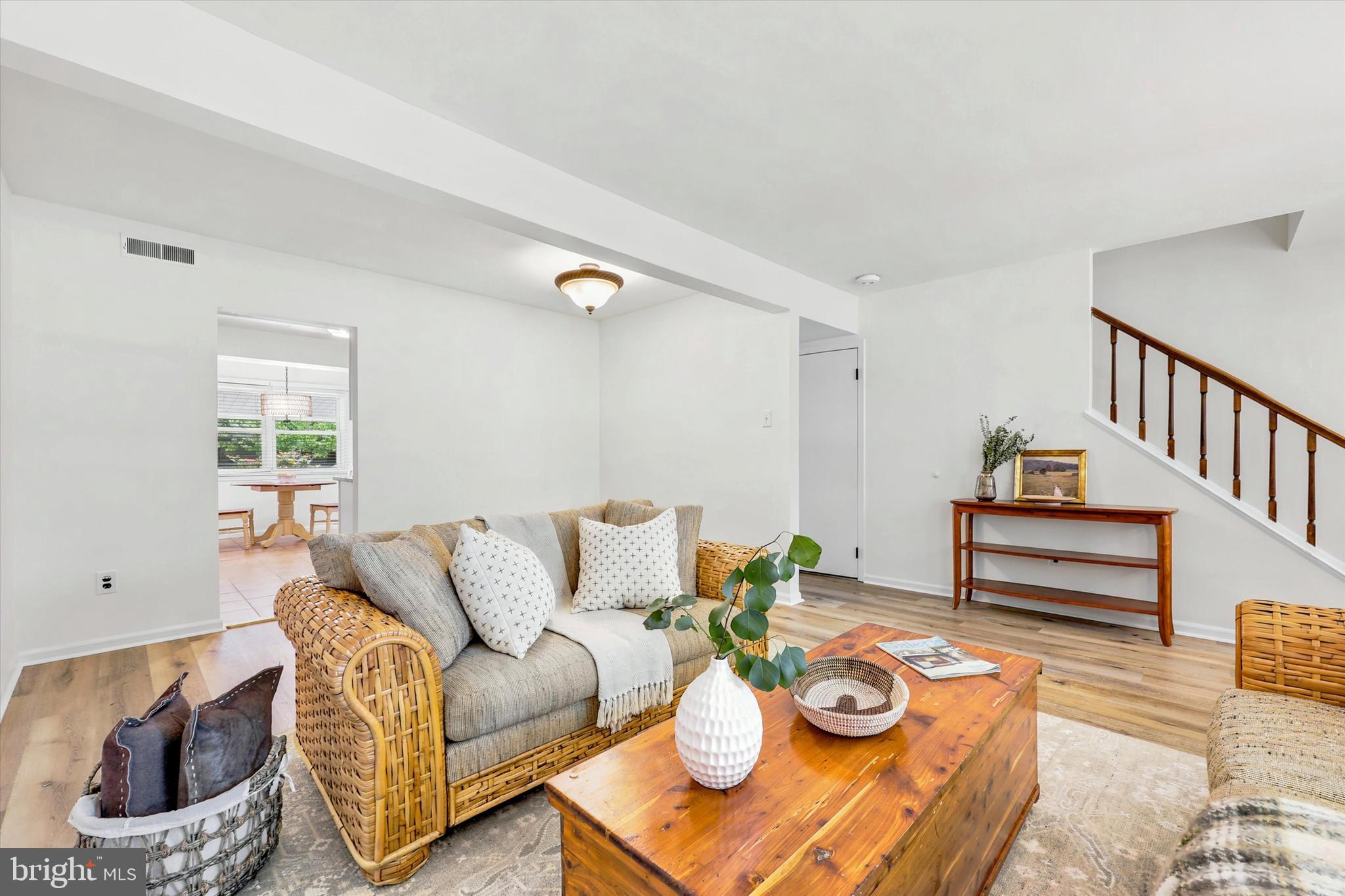 SAW MILL VALLEY - Residential