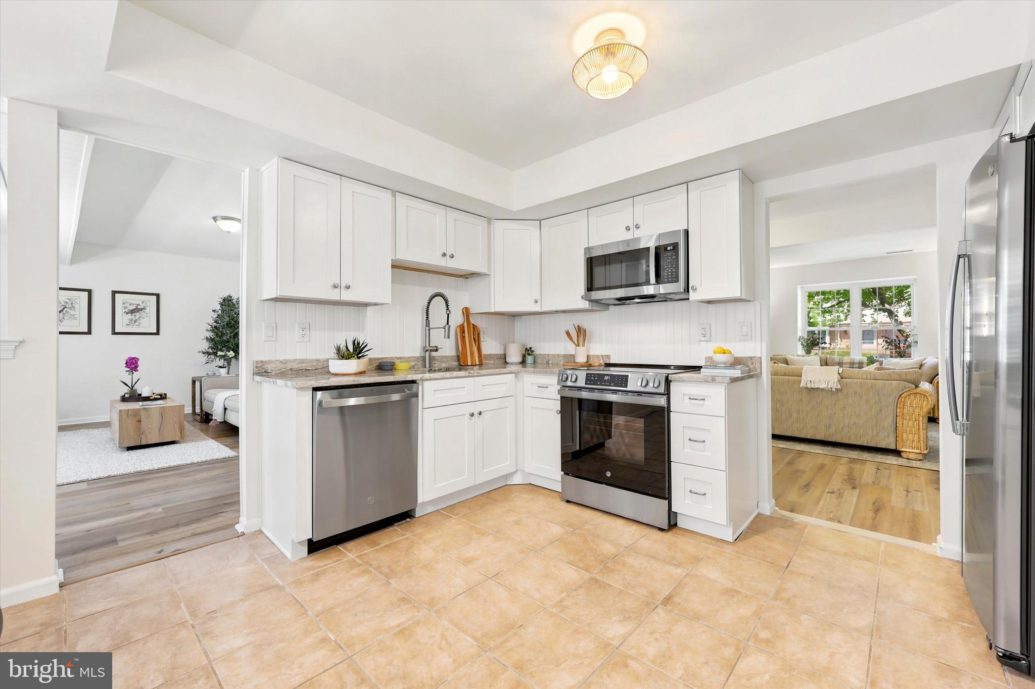 SAW MILL VALLEY - Residential