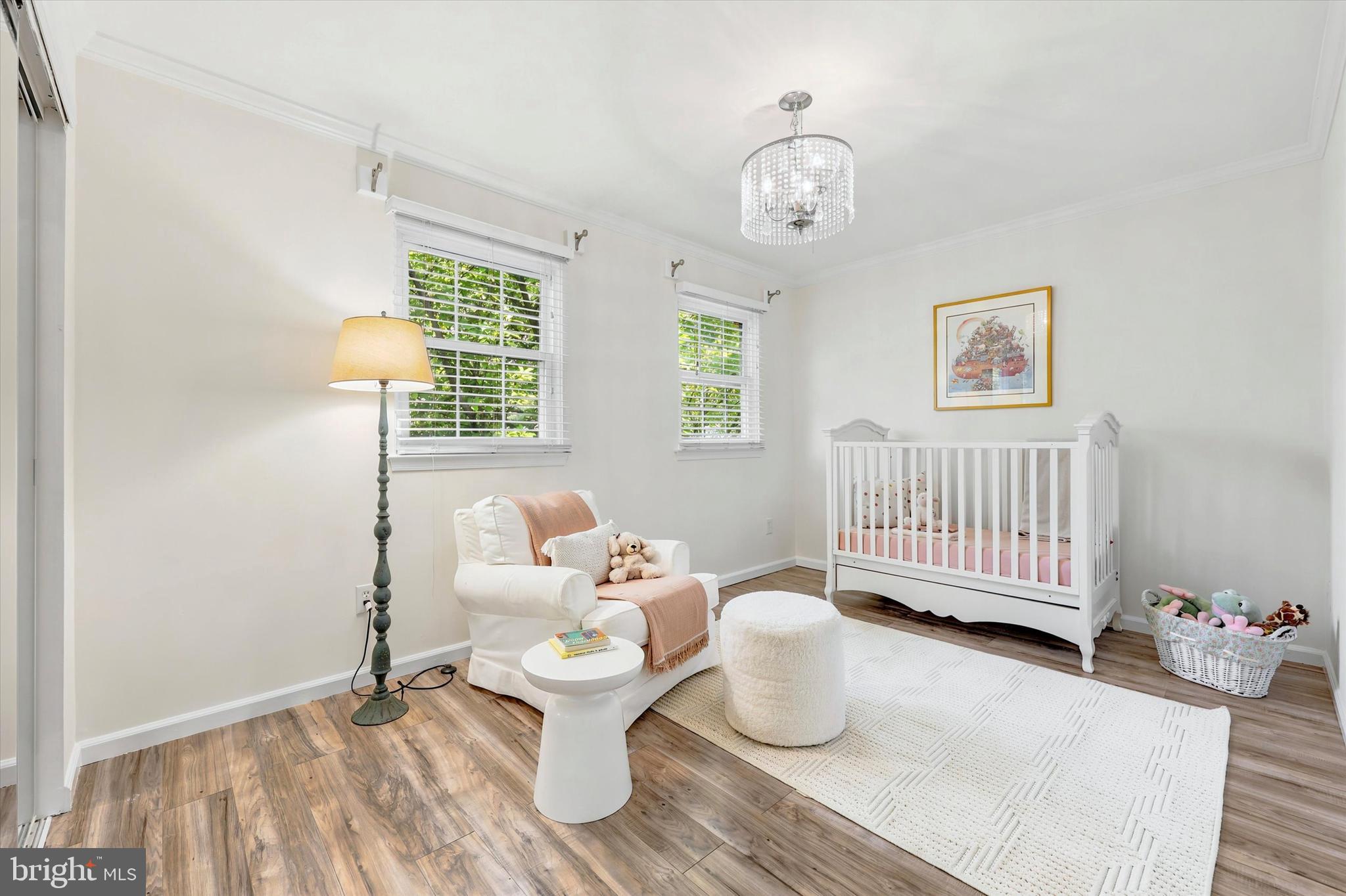 SAW MILL VALLEY - Residential