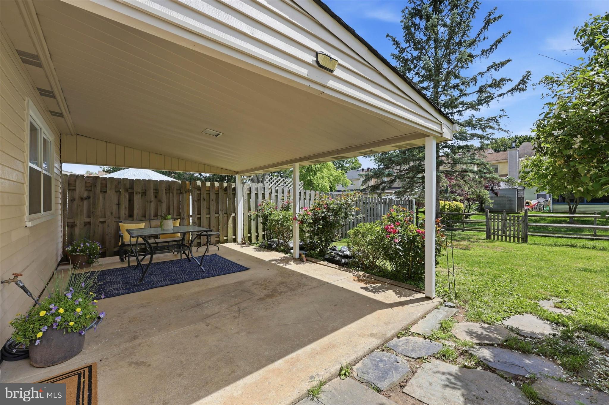 SAW MILL VALLEY - Residential