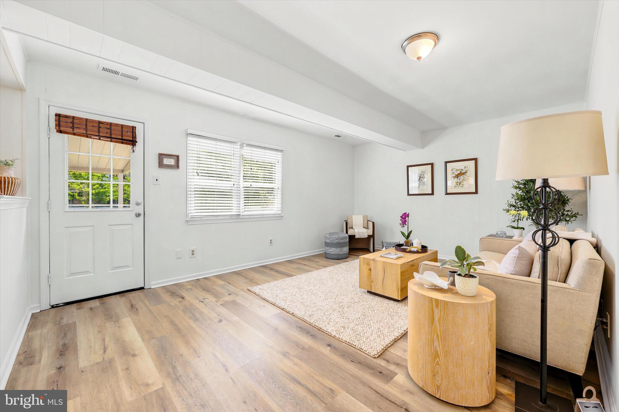 SAW MILL VALLEY - Residential